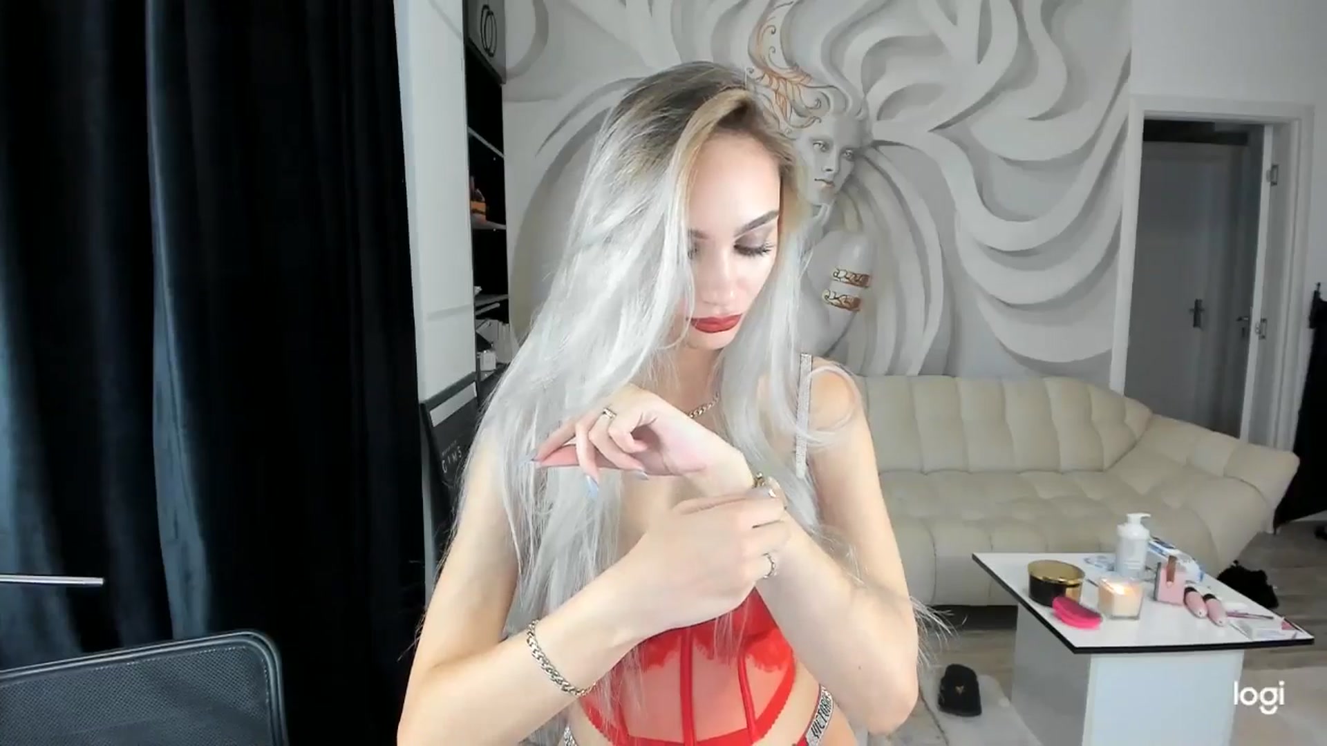 Gallery image thumbnail from HaleySweet18's myfreecams stream on, 11/14/2024, 01:03 image 10 of 20