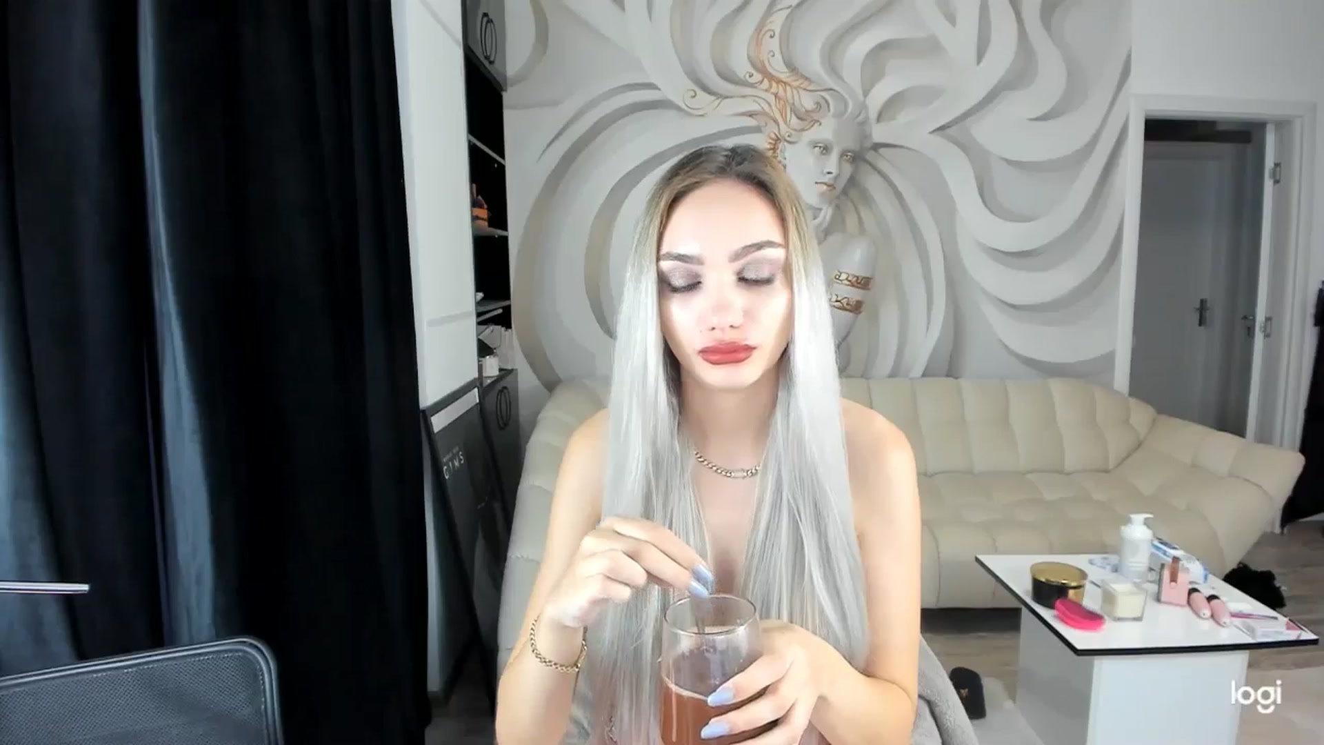 Gallery image thumbnail from HaleySweet18's myfreecams stream on, 11/14/2024, 06:19 image 12 of 20