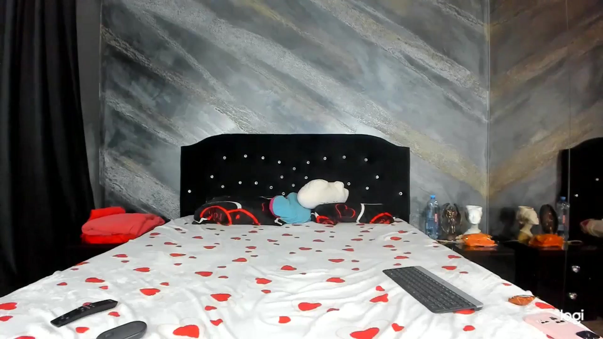 Gallery image thumbnail from HaleySweet18's myfreecams stream on, 11/19/2024, 06:38 image 15 of 20