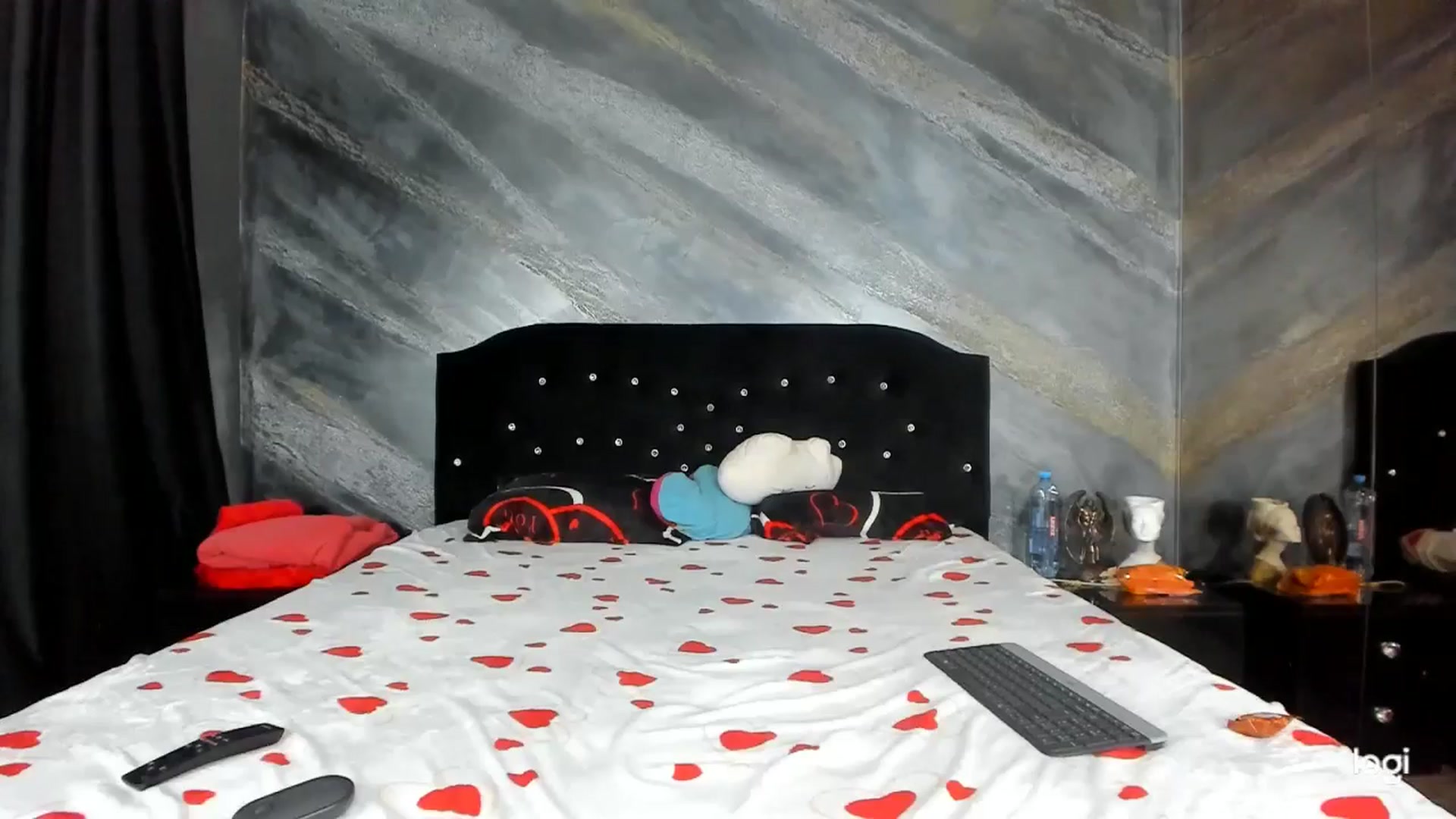 Gallery image thumbnail from HaleySweet18's myfreecams stream on, 11/19/2024, 06:38 image 18 of 20