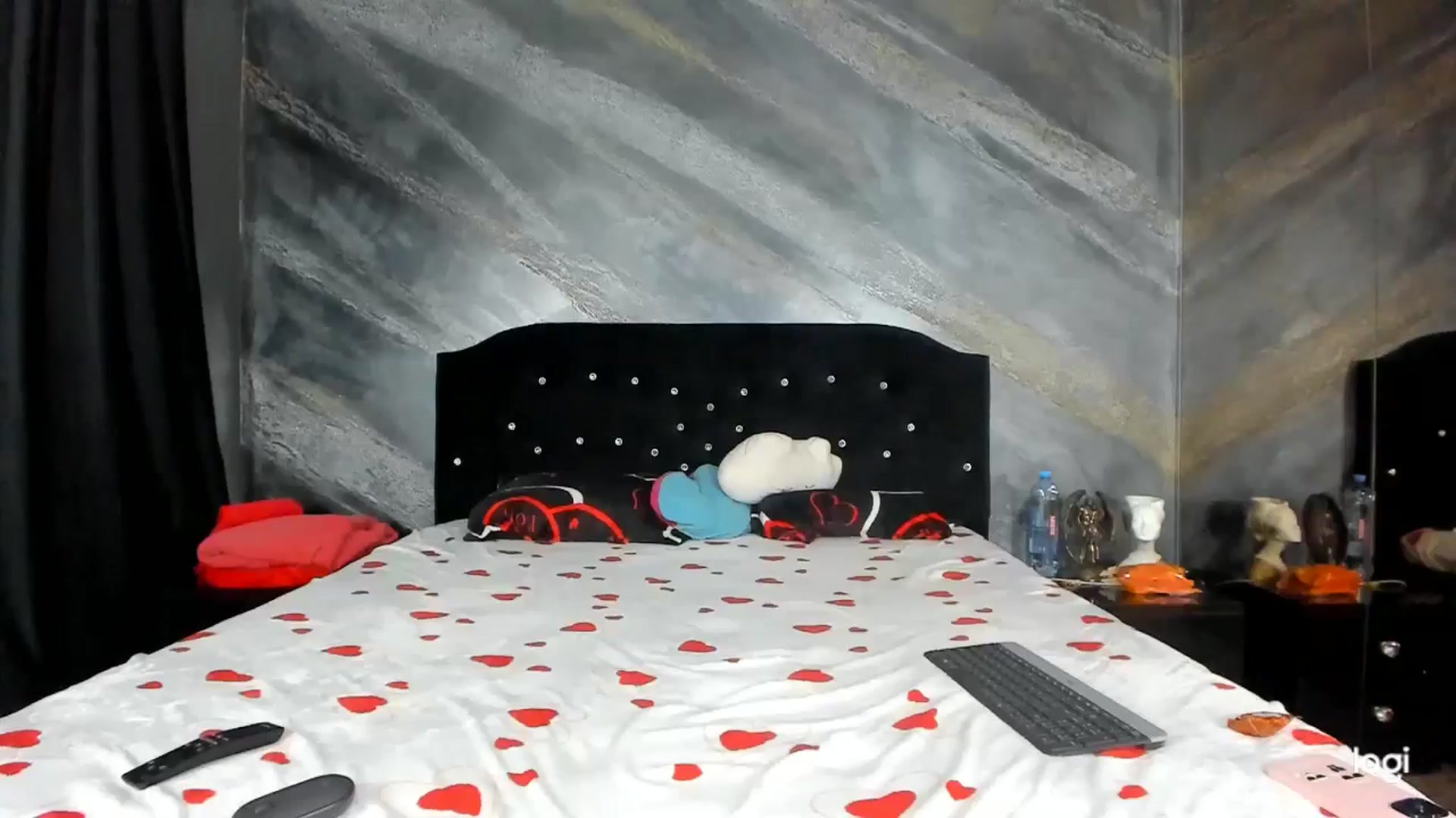 Gallery image thumbnail from HaleySweet18's myfreecams stream on, 11/19/2024, 06:38 image 14 of 20