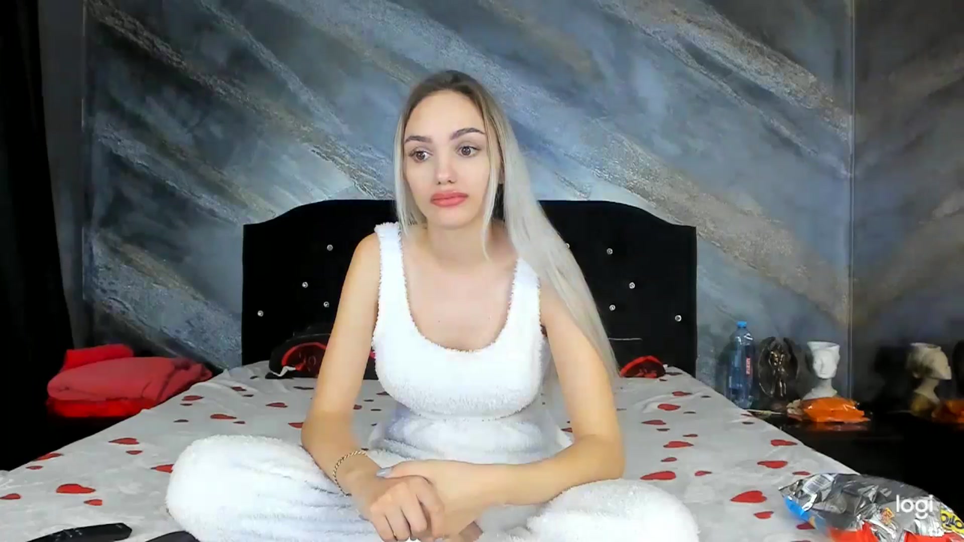 Gallery image thumbnail from HaleySweet18's myfreecams stream on, 11/19/2024, 07:13 image 18 of 20