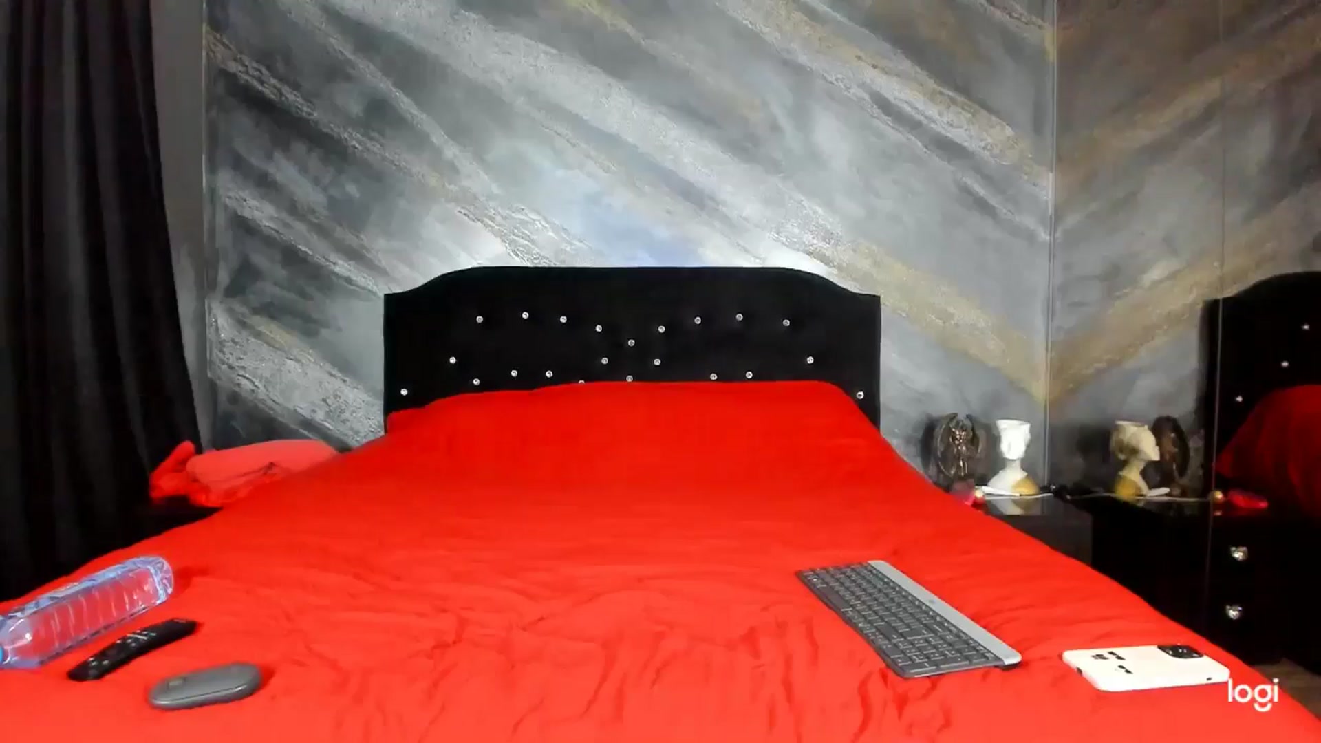 Gallery image thumbnail from HaleySweet18's myfreecams stream on, 12/04/2024, 23:56 image 18 of 20