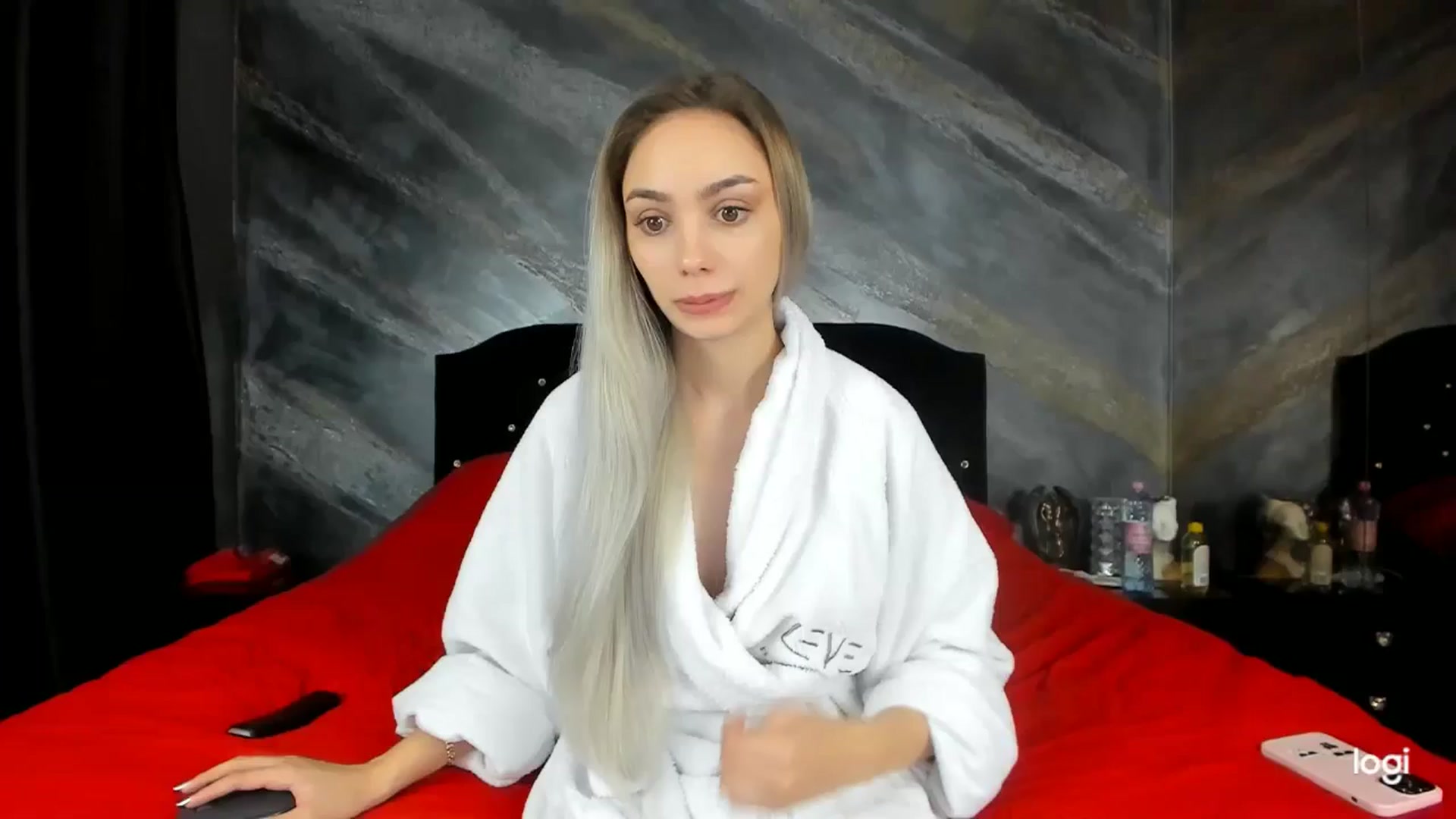 Gallery image thumbnail from HaleySweet18's myfreecams stream on, 01/08/2025, 22:12 image 1 of 20