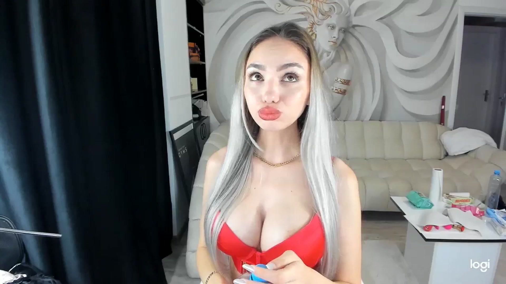 Gallery image thumbnail from HaleySweet18's myfreecams stream on, 01/20/2025, 01:12 image 10 of 20