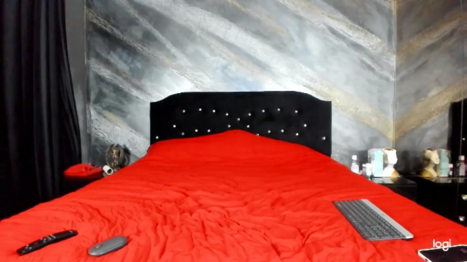 Gallery image thumbnail from HaleySweet18's myfreecams stream on, 02/05/2025, 24:40 image 6 of 20