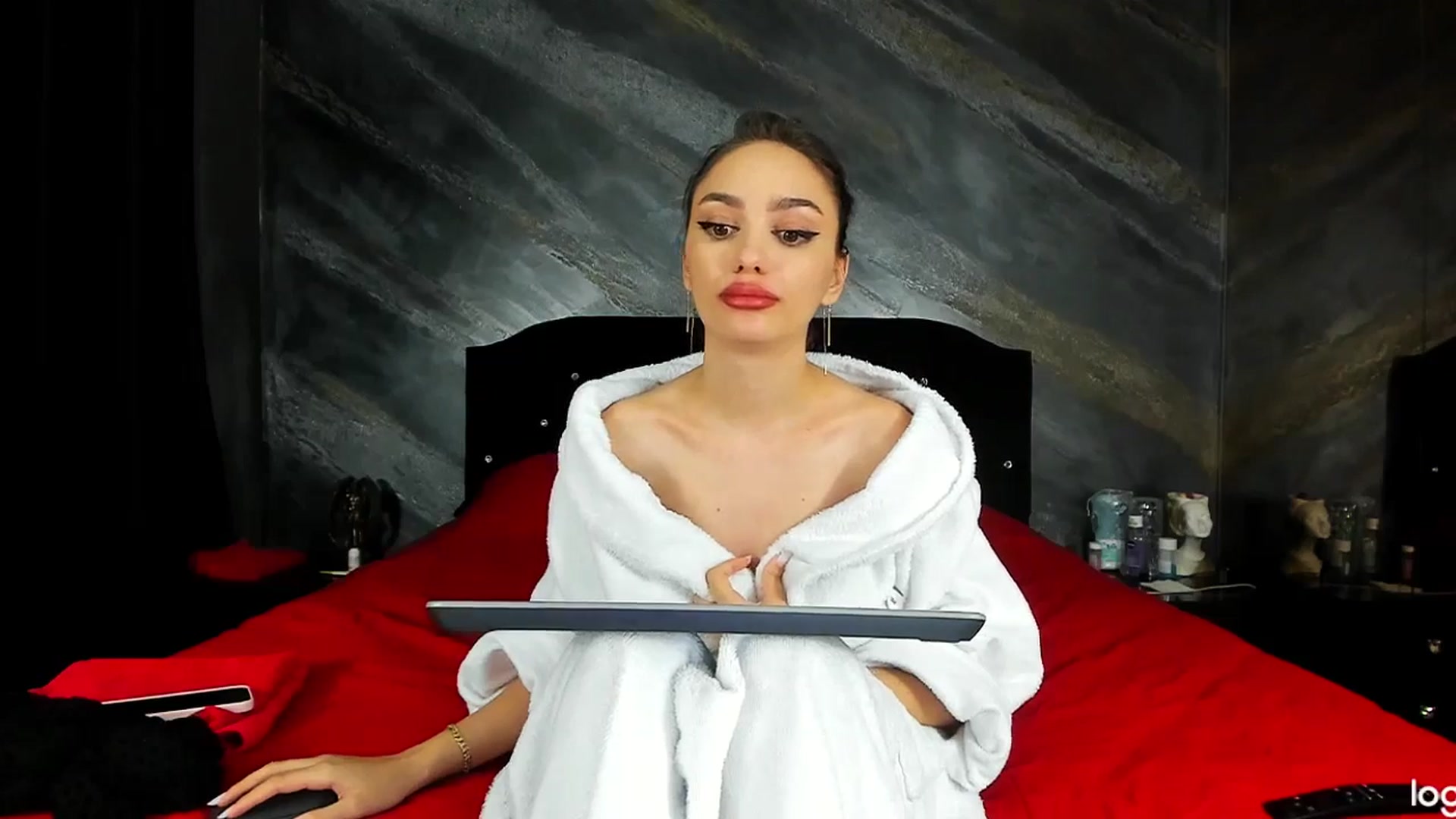 Gallery image thumbnail from HaleySweet18's myfreecams stream on, 02/17/2025, 08:17 image 19 of 20