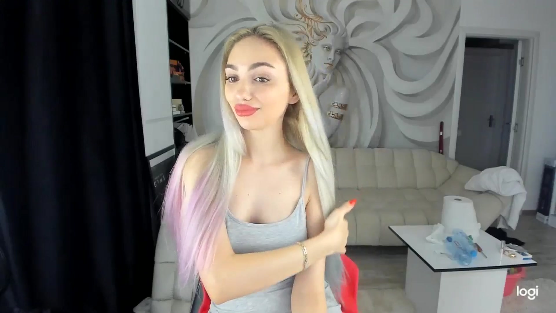 Gallery image thumbnail from HaleySweet18's myfreecams stream on, 03/30/2025, 02:38 image 3 of 20