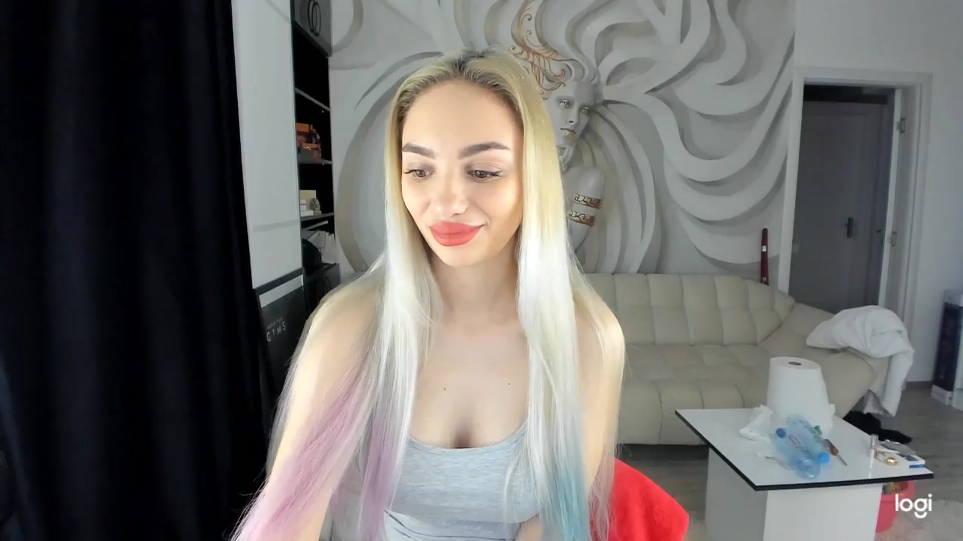 Gallery image thumbnail from HaleySweet18's myfreecams stream on, 03/30/2025, 02:38 image 6 of 20