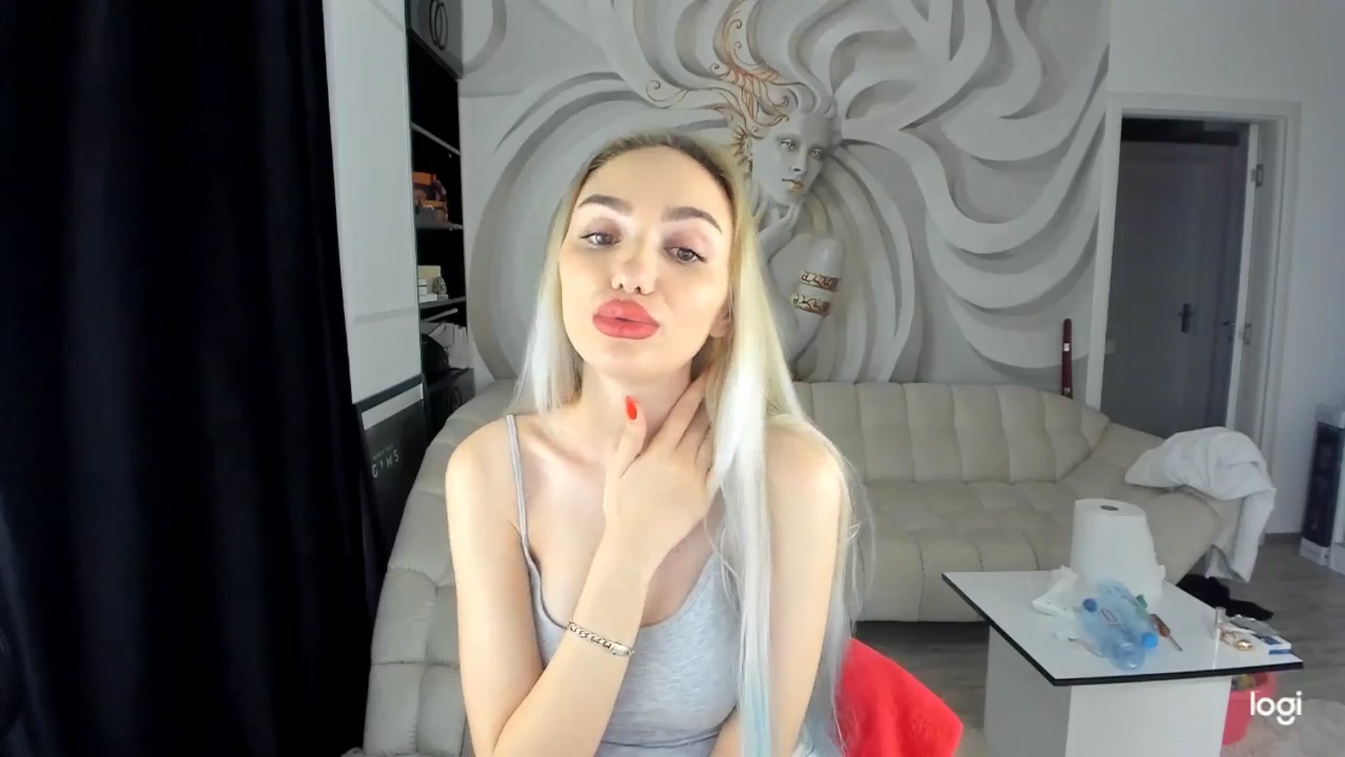Gallery image thumbnail from HaleySweet18's myfreecams stream on, 03/30/2025, 02:38 image 8 of 20