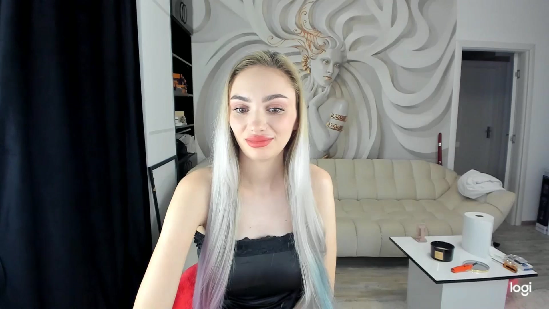 Gallery image thumbnail from HaleySweet18's myfreecams stream on, 04/02/2025, 01:36 image 13 of 20