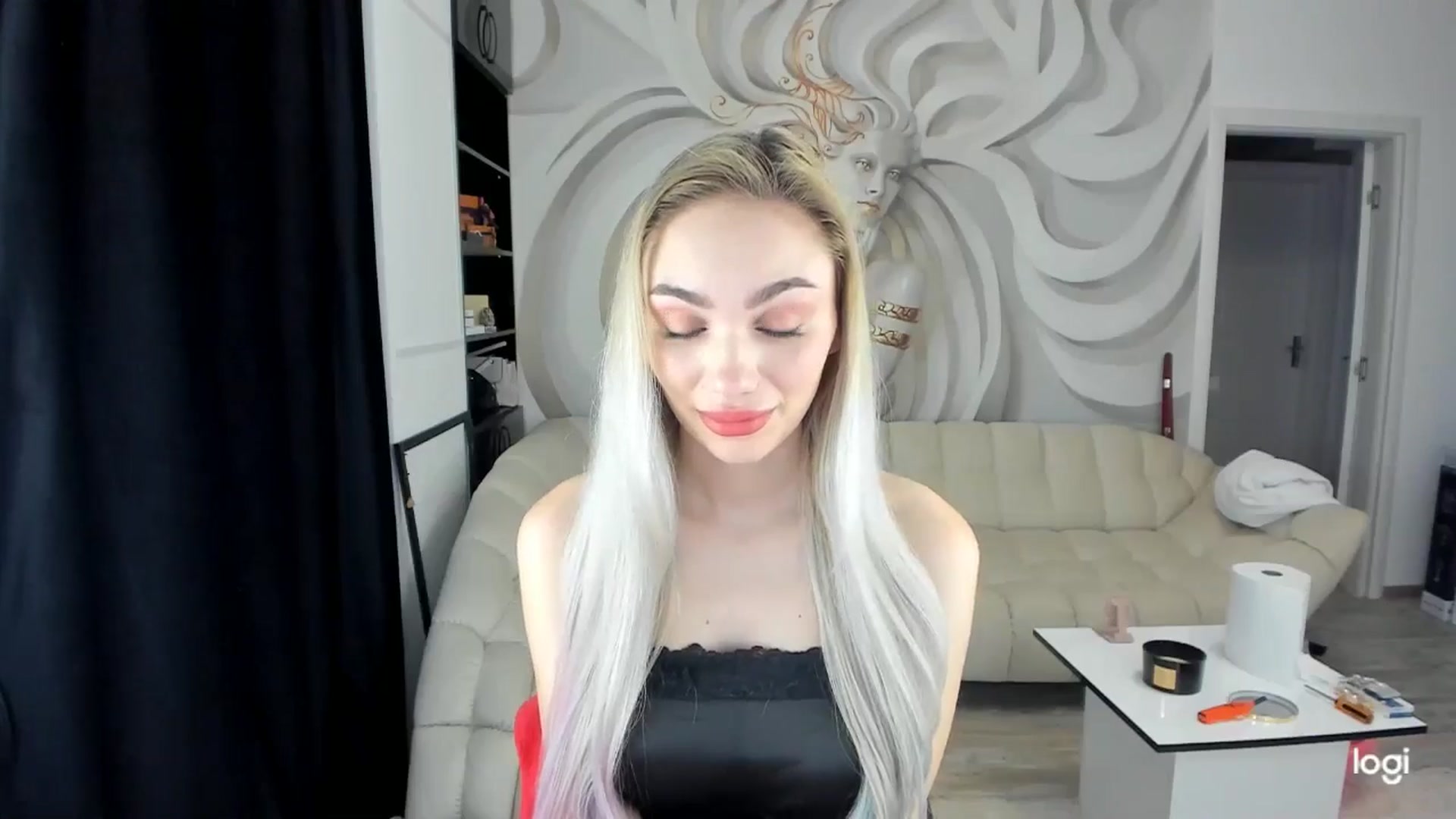 Gallery image thumbnail from HaleySweet18's myfreecams stream on, 04/02/2025, 01:36 image 9 of 20
