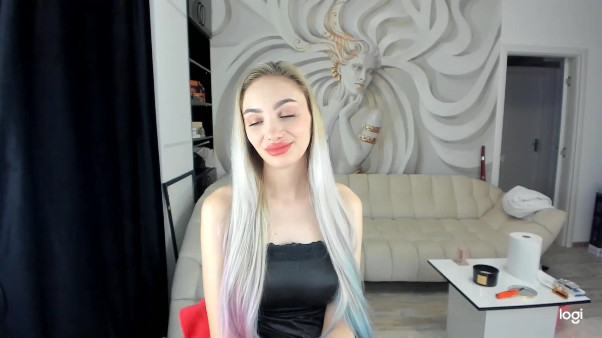 Gallery image thumbnail from HaleySweet18's myfreecams stream on, 04/02/2025, 01:36 image 14 of 20