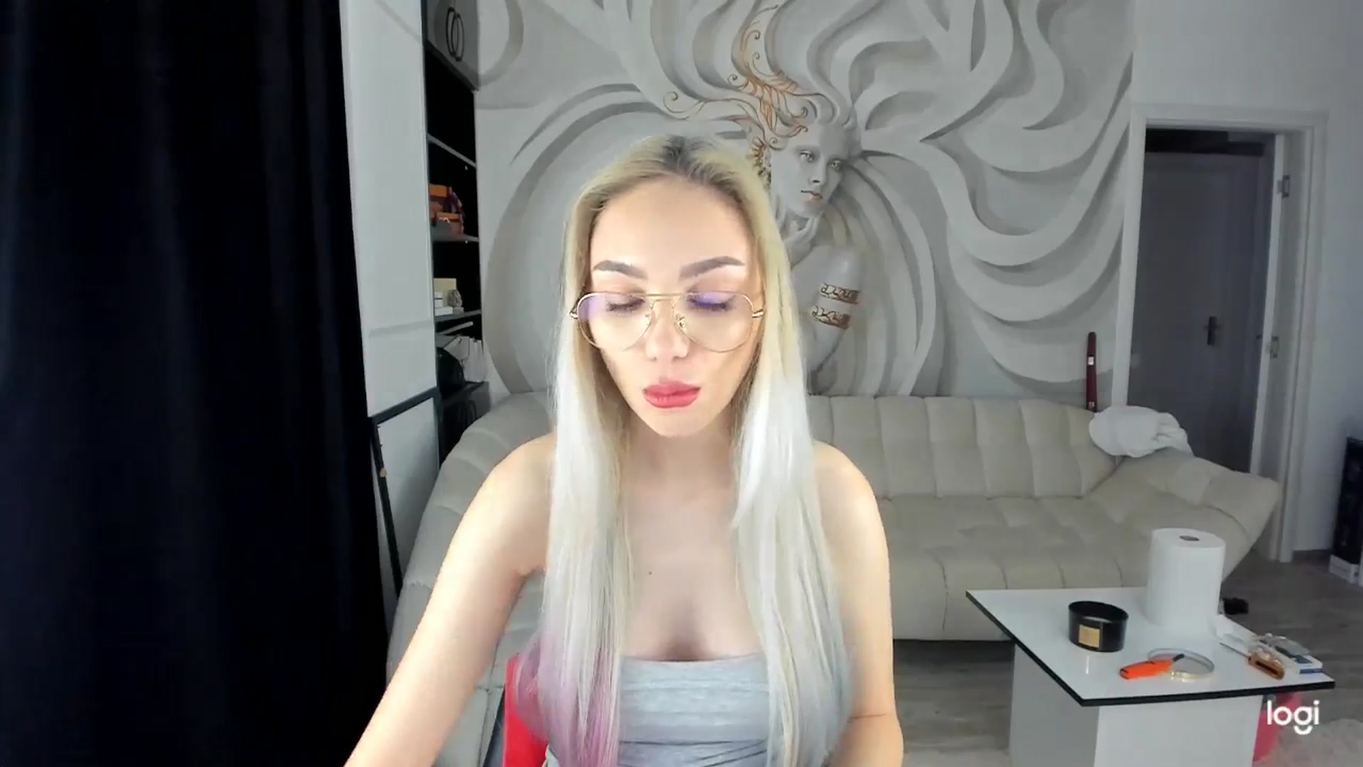 Gallery image thumbnail from HaleySweet18's myfreecams stream on, 04/03/2025, 24:37 image 18 of 20