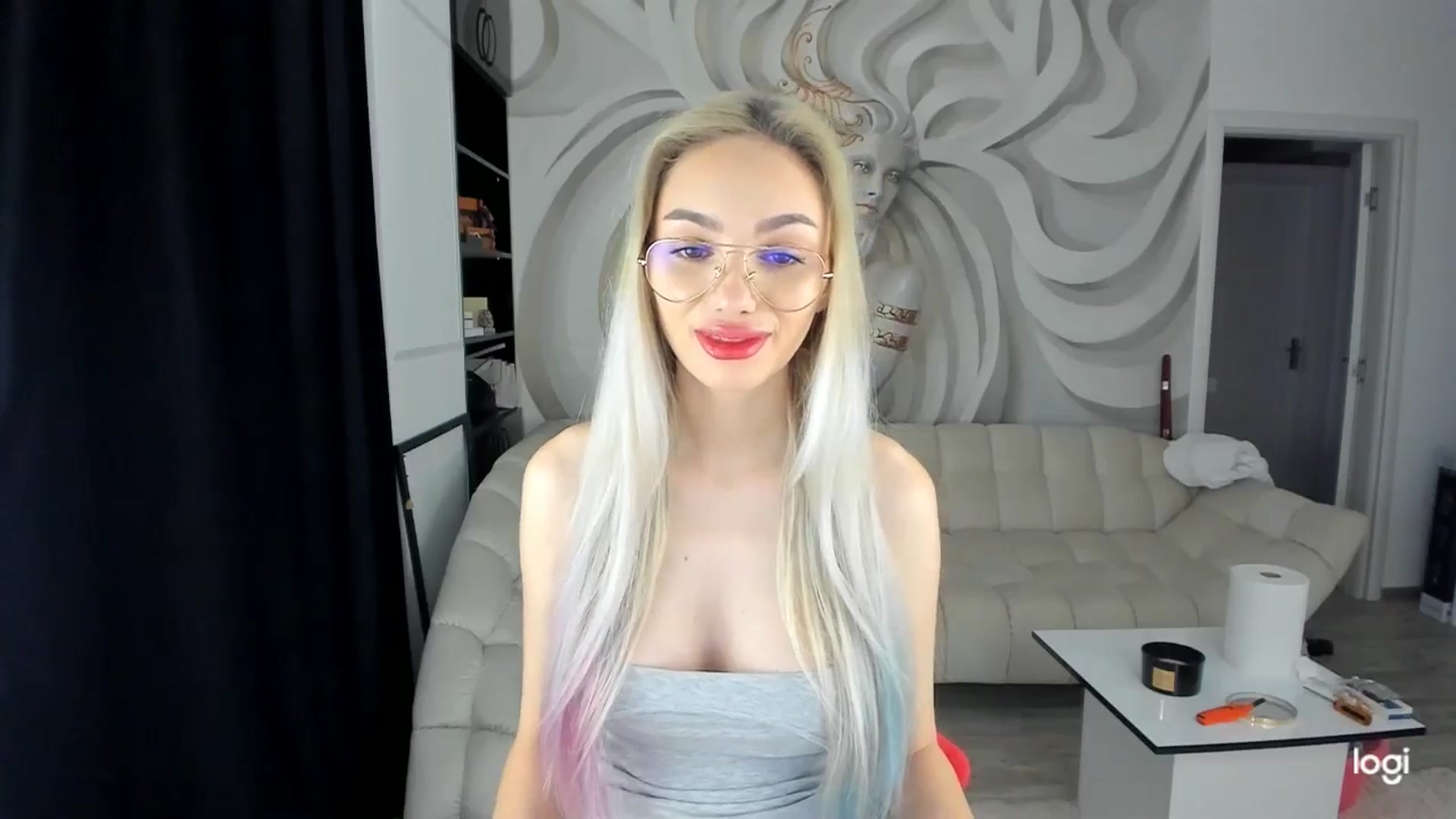 Gallery image thumbnail from HaleySweet18's myfreecams stream on, 04/03/2025, 24:37 image 9 of 20