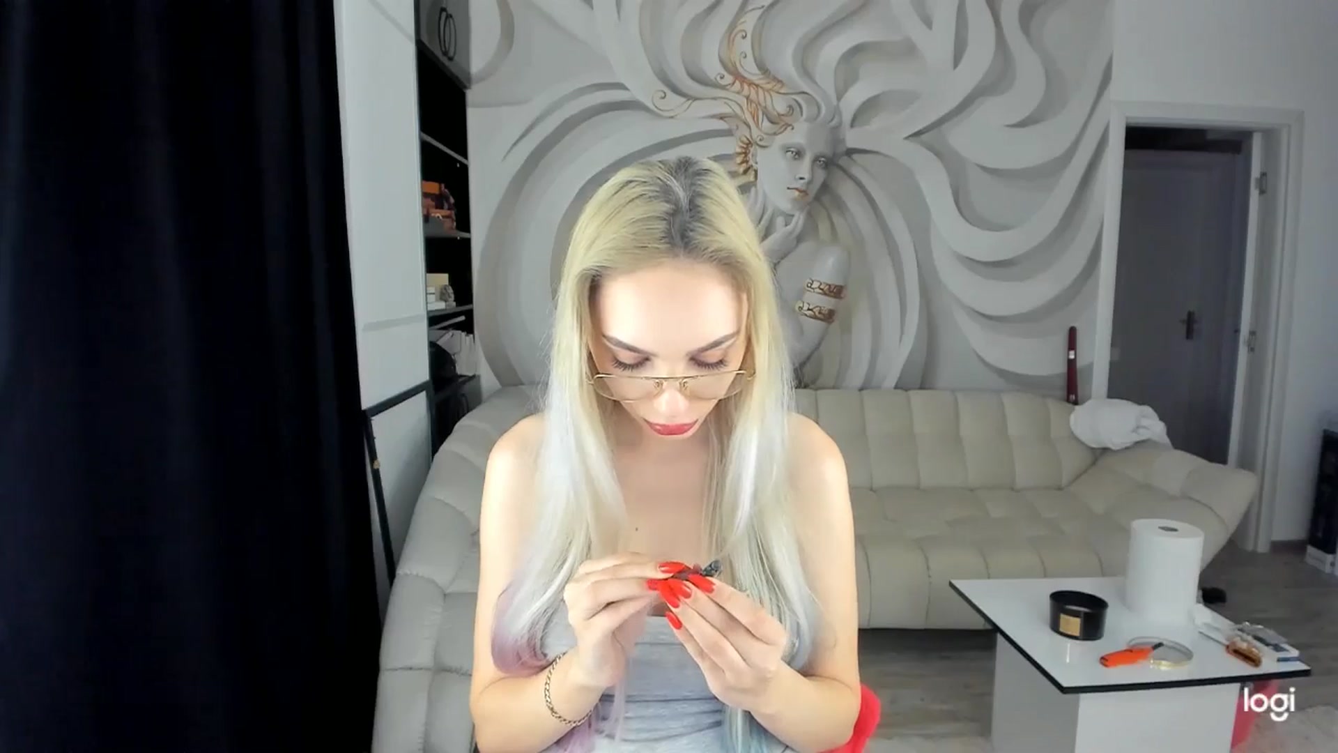 Gallery image thumbnail from HaleySweet18's myfreecams stream on, 04/03/2025, 24:37 image 16 of 20