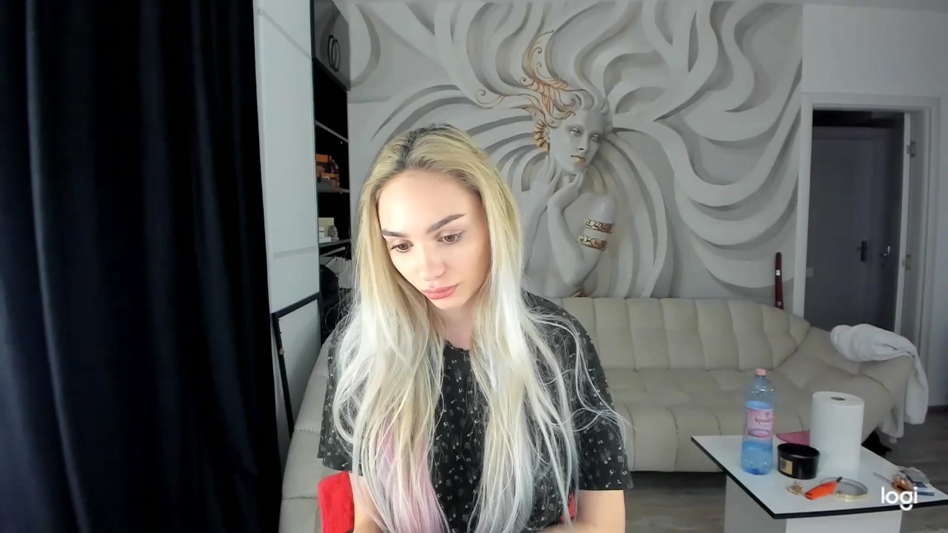 Gallery image thumbnail from HaleySweet18's myfreecams stream on, 04/08/2025, 20:52 image 10 of 20