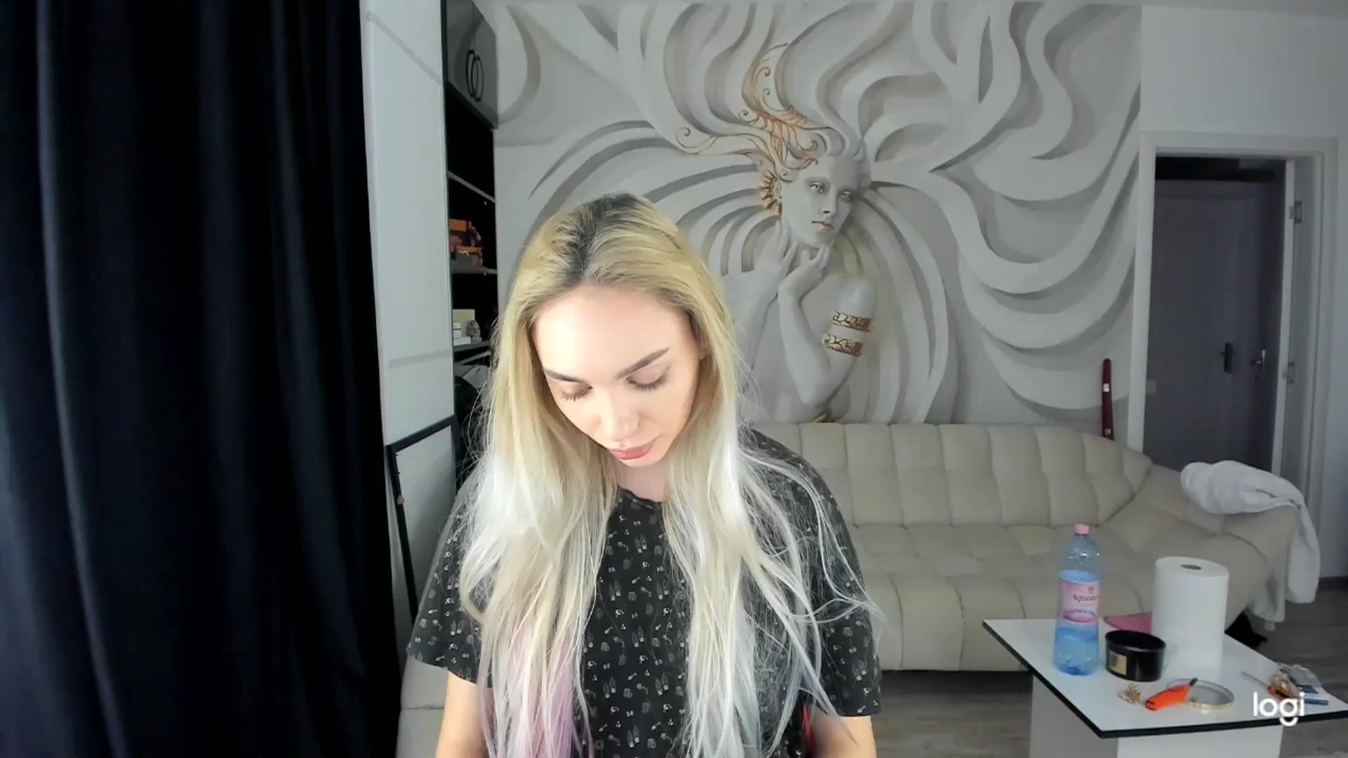 Gallery image thumbnail from HaleySweet18's myfreecams stream on, 04/08/2025, 20:52 image 1 of 20