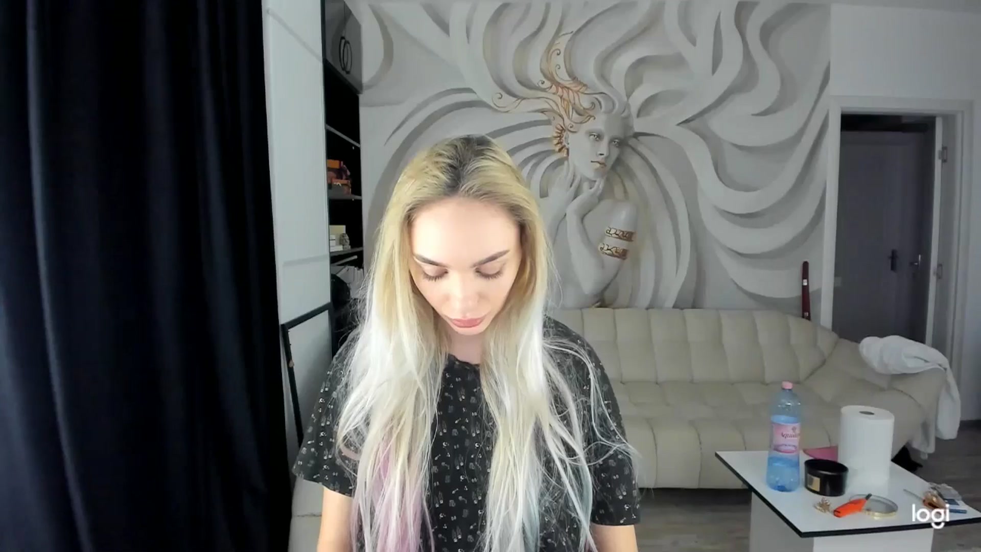 Gallery image thumbnail from HaleySweet18's myfreecams stream on, 04/08/2025, 20:52 image 3 of 20