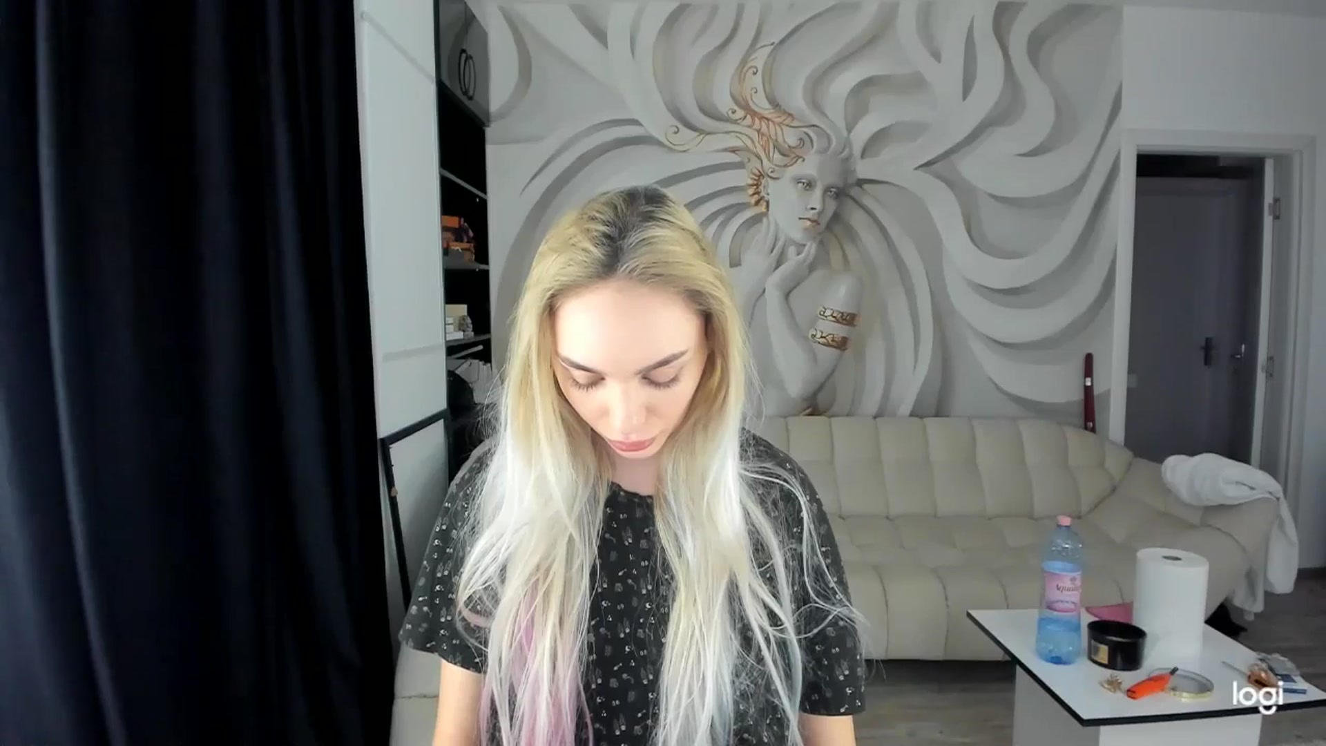 Gallery image thumbnail from HaleySweet18's myfreecams stream on, 04/08/2025, 20:52 image 6 of 20