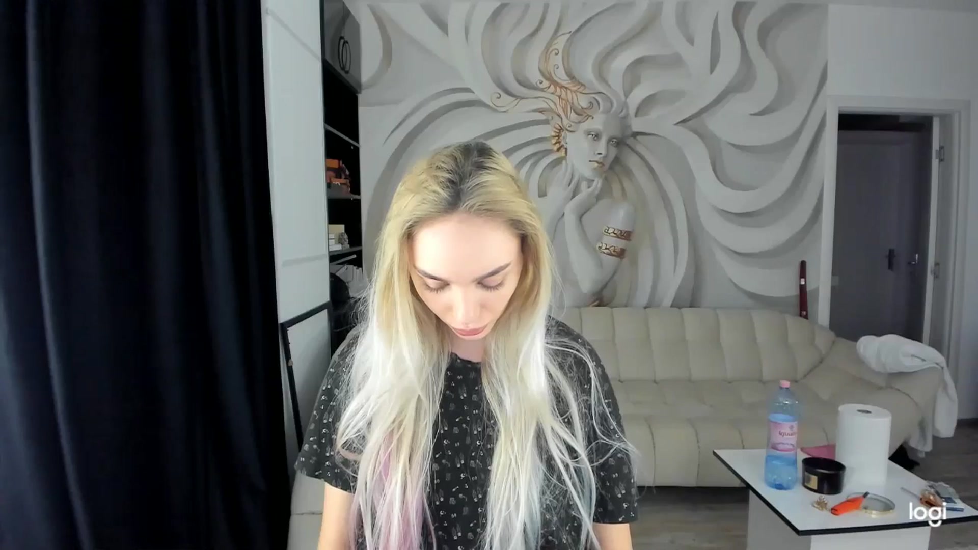 Gallery image thumbnail from HaleySweet18's myfreecams stream on, 04/08/2025, 20:52 image 4 of 20