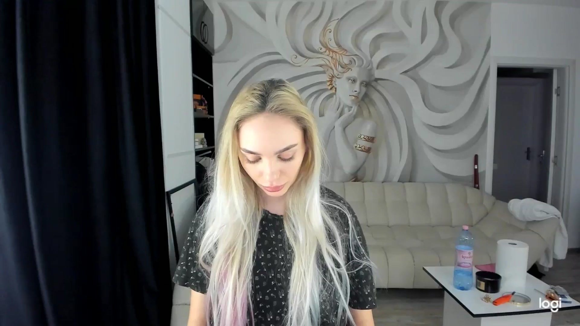 Gallery image thumbnail from HaleySweet18's myfreecams stream on, 04/08/2025, 20:52 image 2 of 20