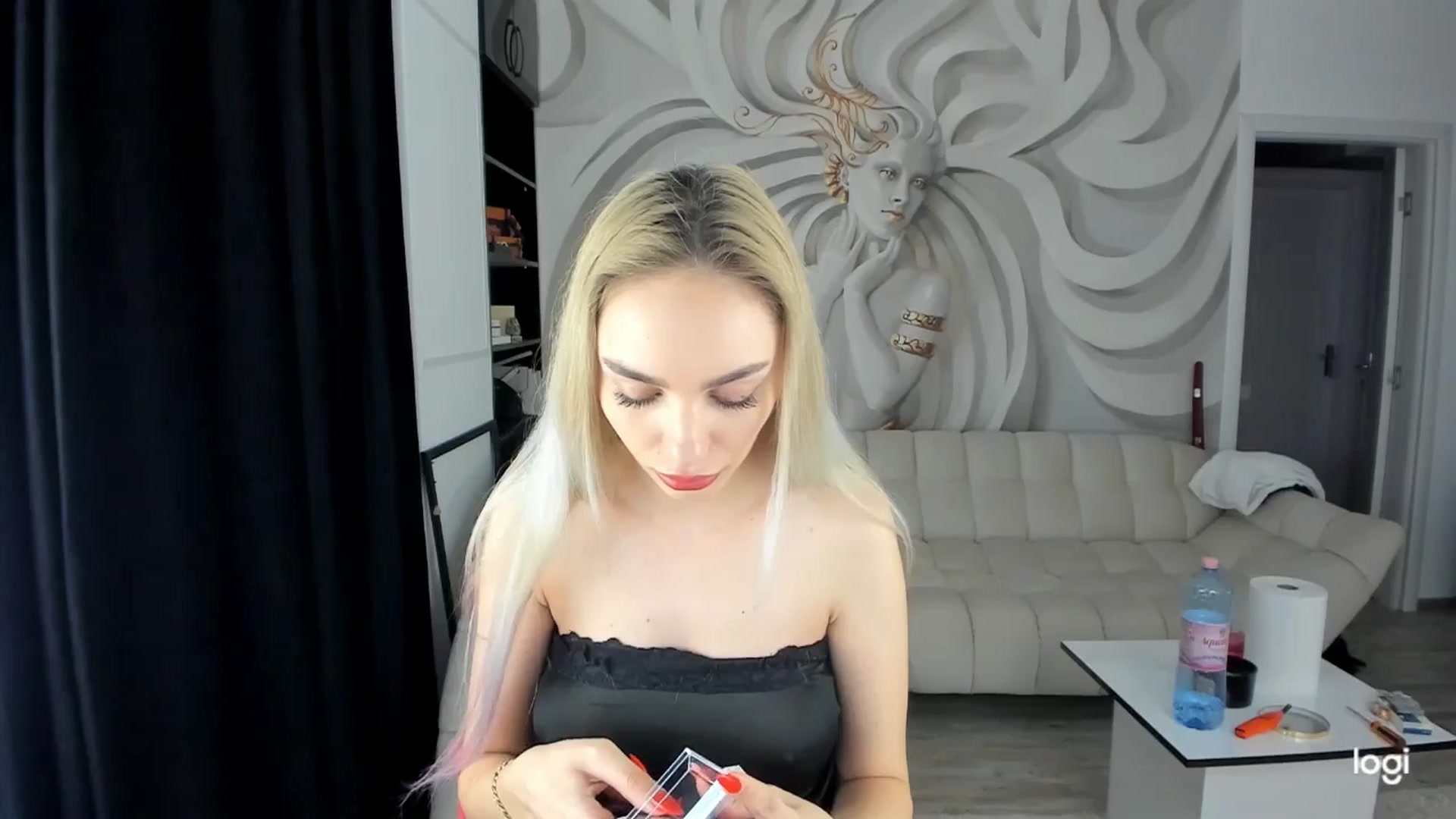 Gallery image thumbnail from HaleySweet18's myfreecams stream on, 04/09/2025, 23:57 image 13 of 20