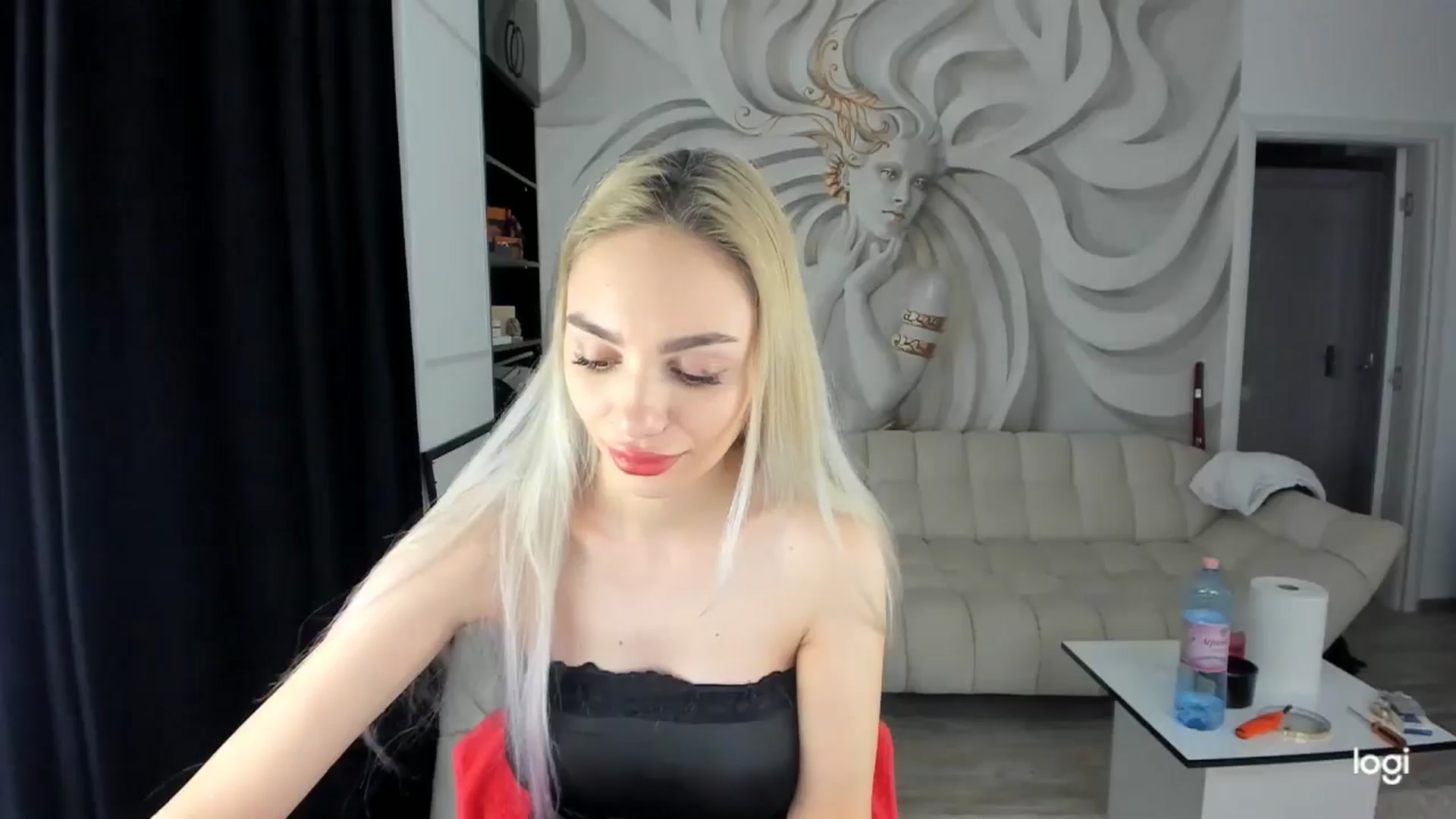 Gallery image thumbnail from HaleySweet18's myfreecams stream on, 04/09/2025, 23:57 image 16 of 20