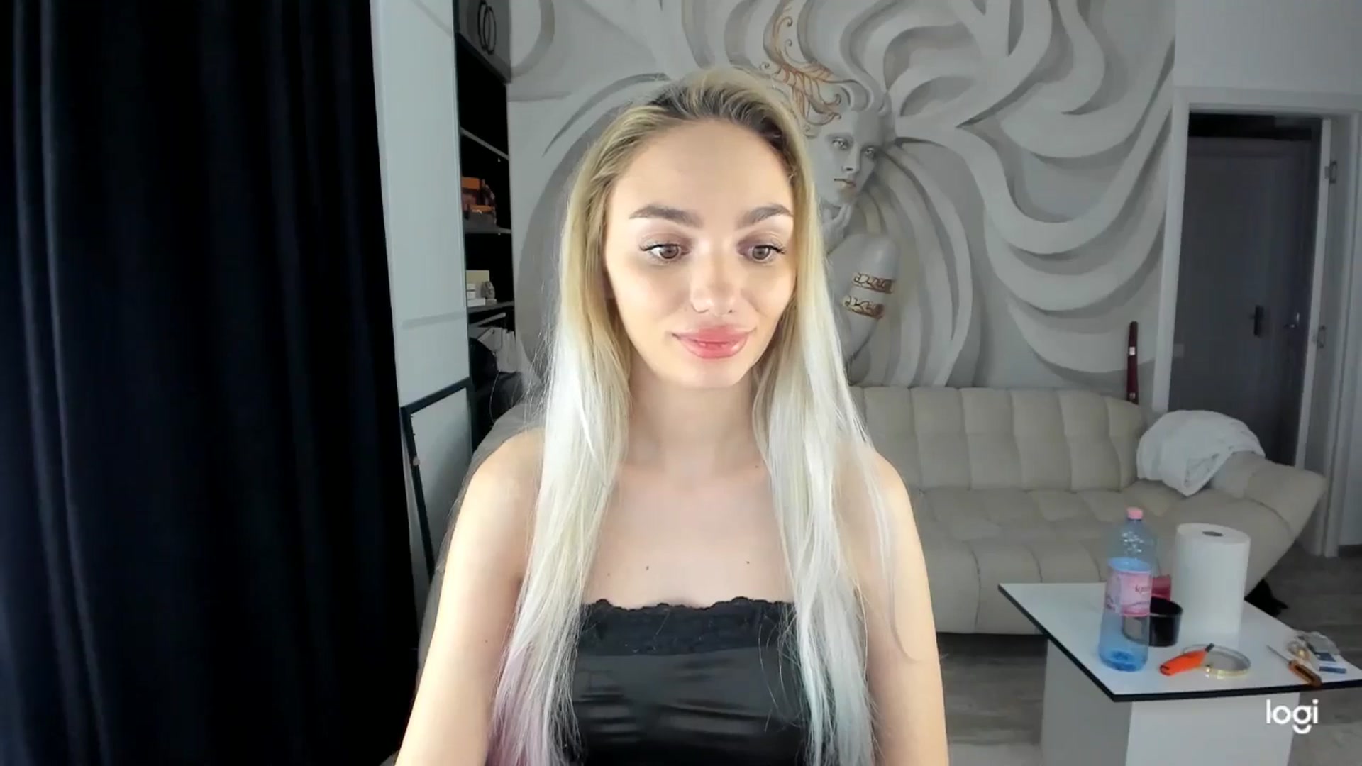 Gallery image thumbnail from HaleySweet18's myfreecams stream on, 04/10/2025, 06:04 image 15 of 20