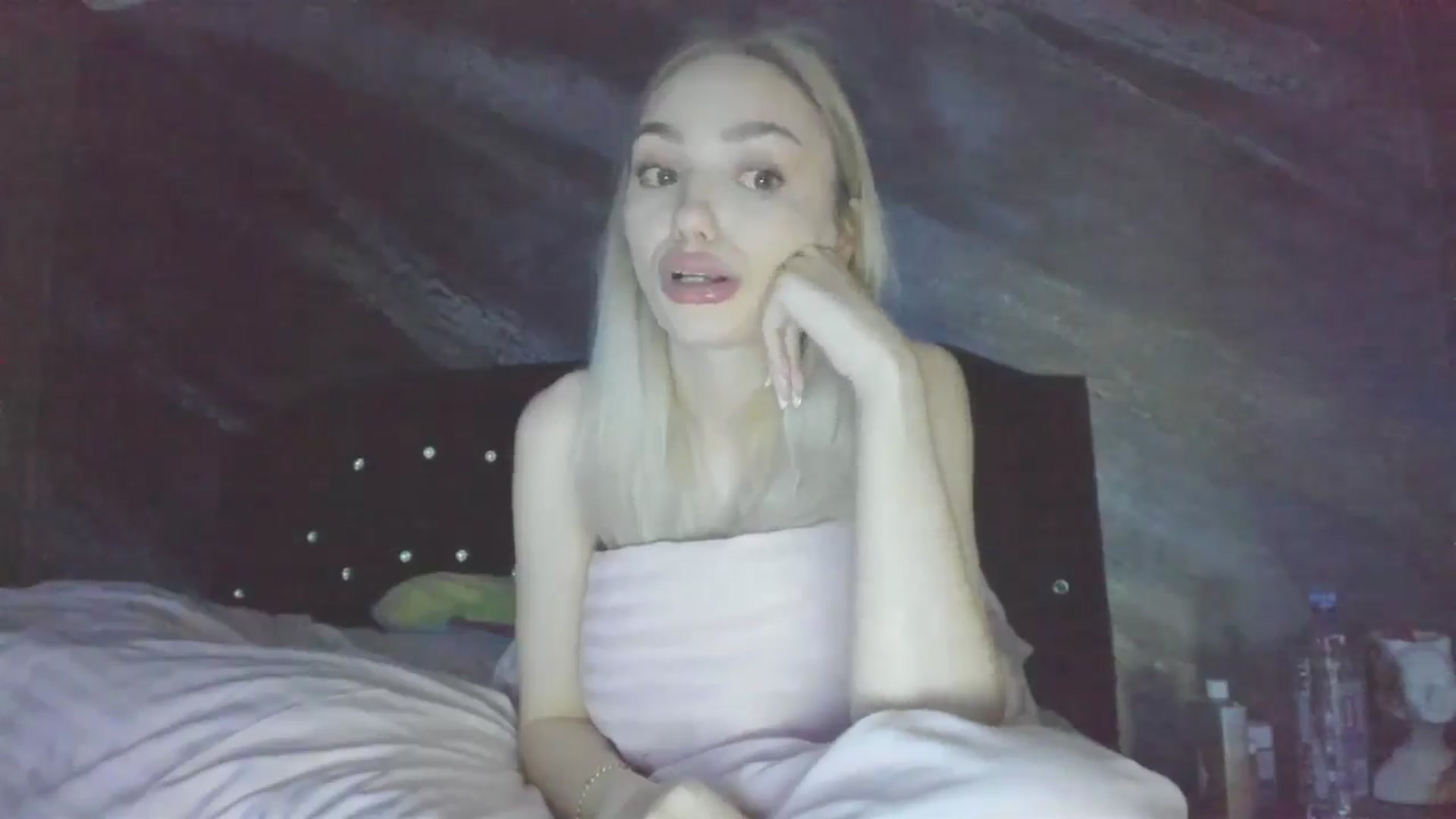 Gallery image thumbnail from HaleySweet18's myfreecams stream on, 04/21/2025, 23:59 image 6 of 20