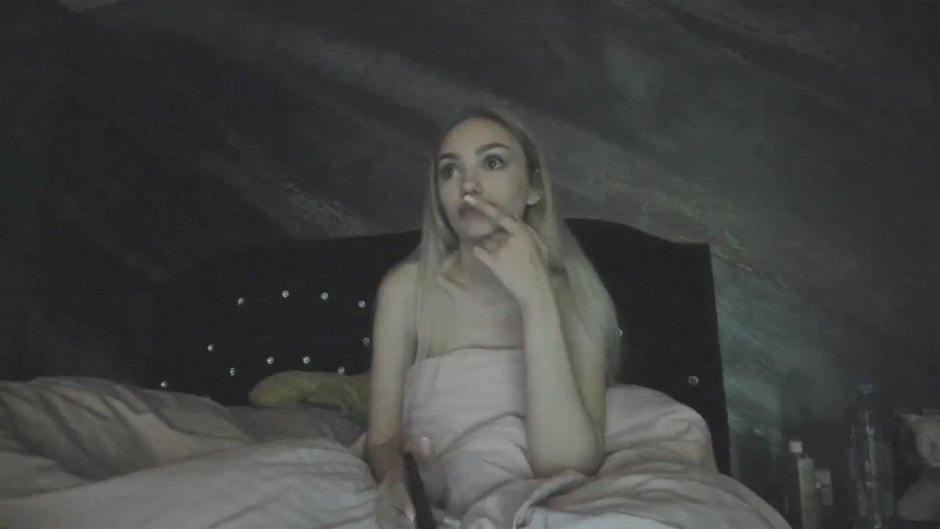 Gallery image thumbnail from HaleySweet18's myfreecams stream on, 04/21/2025, 23:59 image 15 of 20