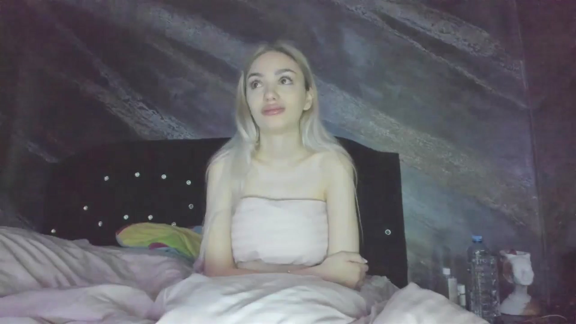 Gallery image thumbnail from HaleySweet18's myfreecams stream on, 04/22/2025, 04:47 image 8 of 20