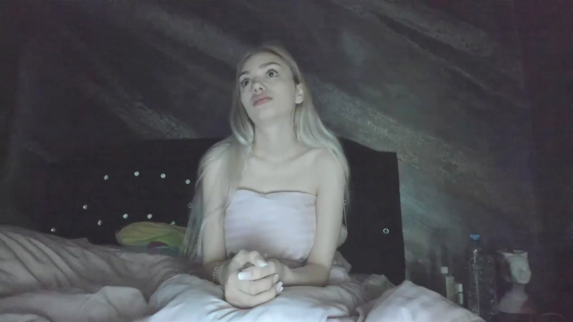Gallery image thumbnail from HaleySweet18's myfreecams stream on, 04/22/2025, 04:47 image 16 of 20
