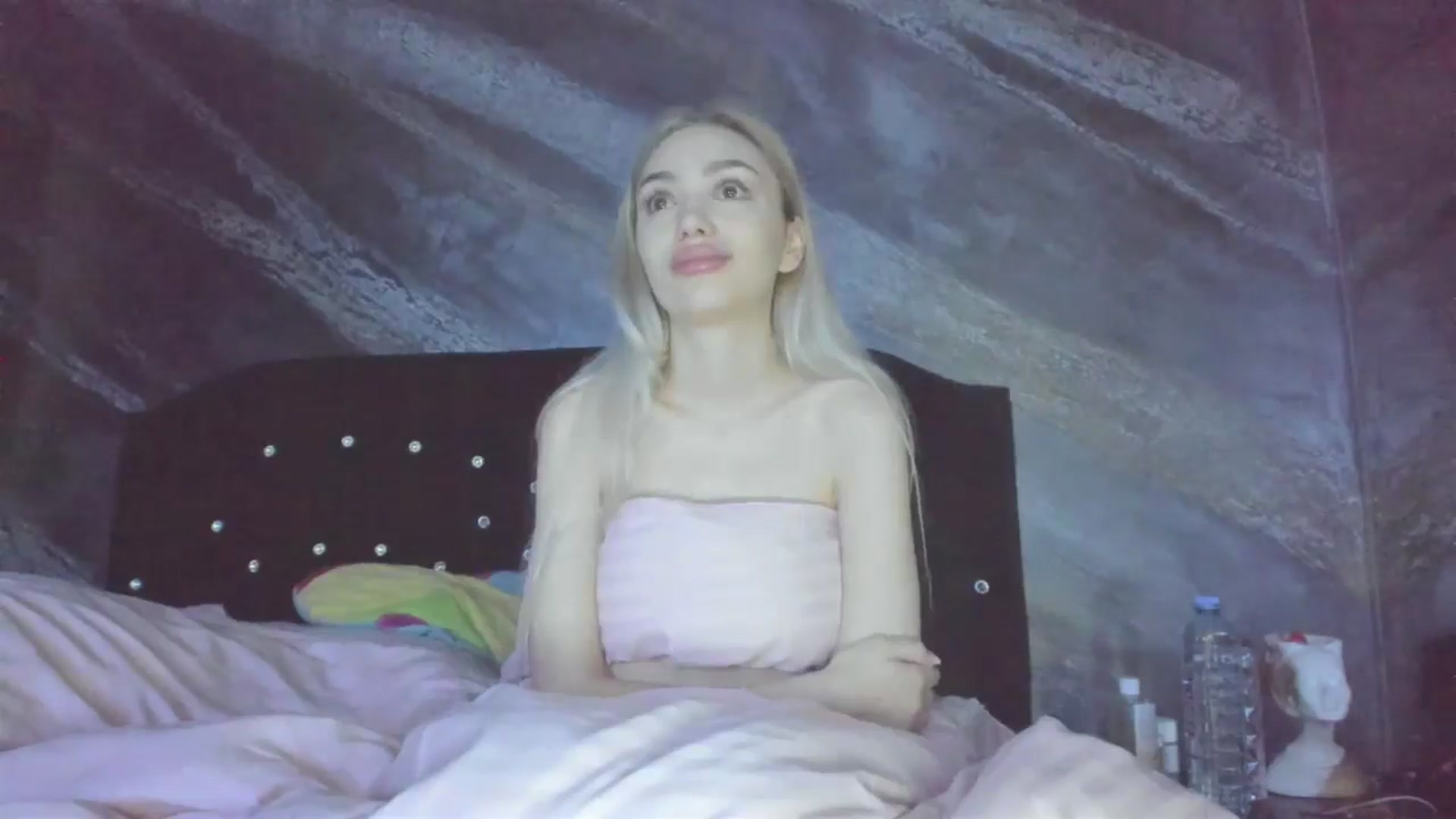Gallery image thumbnail from HaleySweet18's myfreecams stream on, 04/22/2025, 04:47 image 4 of 20