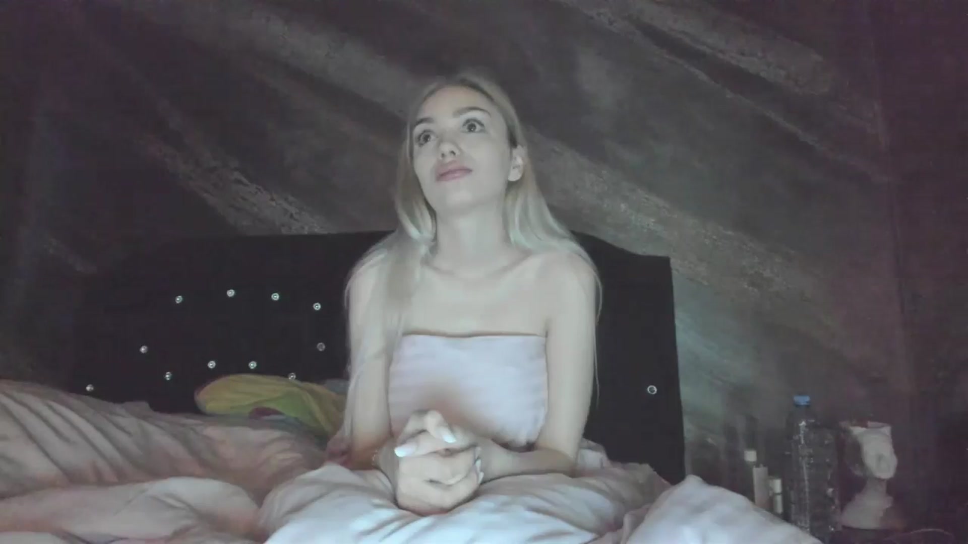 Gallery image thumbnail from HaleySweet18's myfreecams stream on, 04/22/2025, 04:47 image 9 of 20
