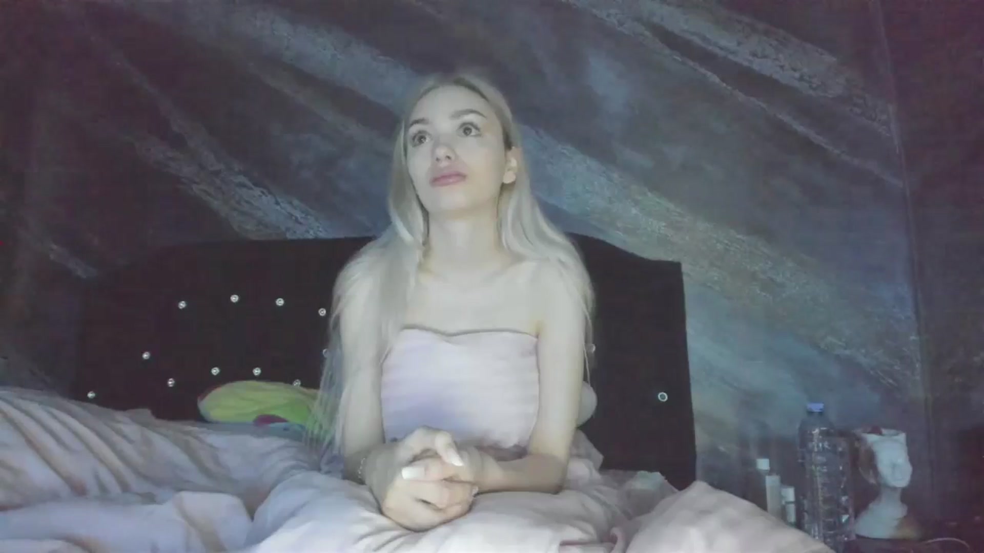 Gallery image thumbnail from HaleySweet18's myfreecams stream on, 04/22/2025, 04:47 image 18 of 20