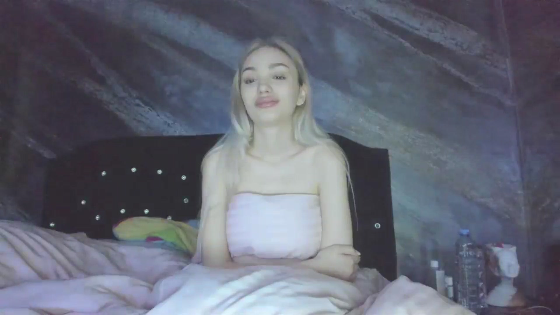 Gallery image thumbnail from HaleySweet18's myfreecams stream on, 04/22/2025, 04:47 image 6 of 20