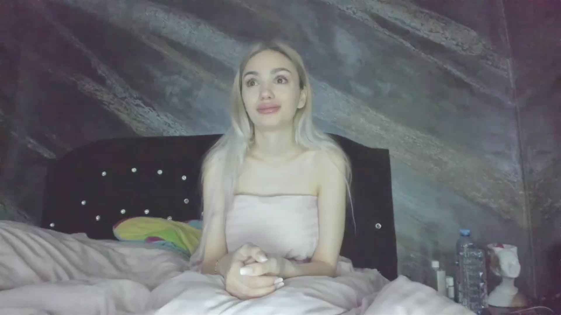 Gallery image thumbnail from HaleySweet18's myfreecams stream on, 04/22/2025, 04:47 image 12 of 20
