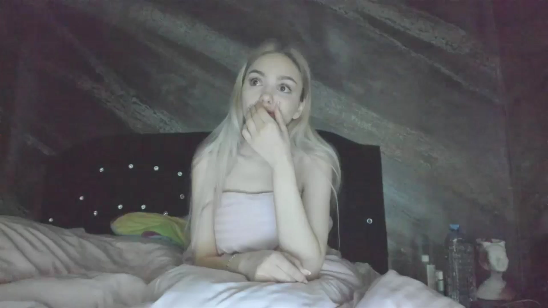 Gallery image thumbnail from HaleySweet18's myfreecams stream on, 04/22/2025, 04:47 image 14 of 20