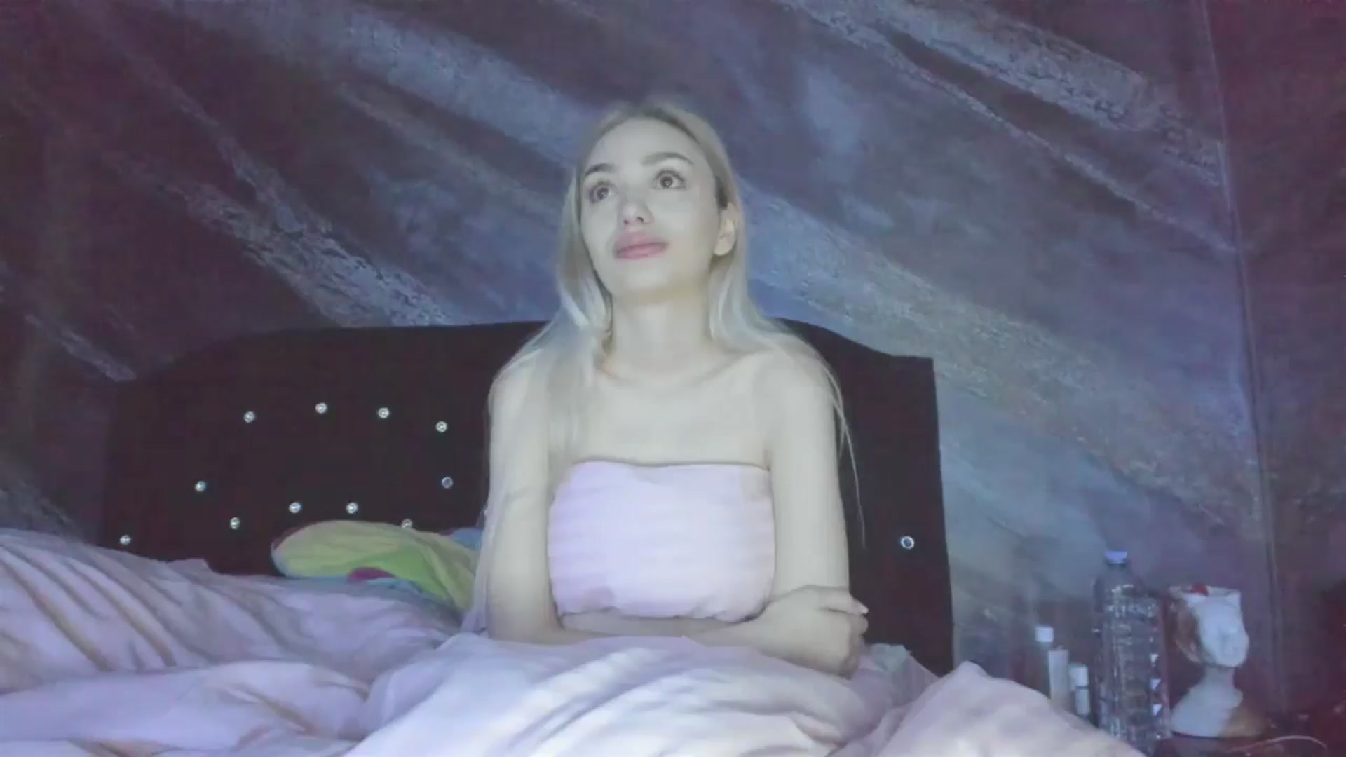Gallery image thumbnail from HaleySweet18's myfreecams stream on, 04/22/2025, 04:47 image 5 of 20