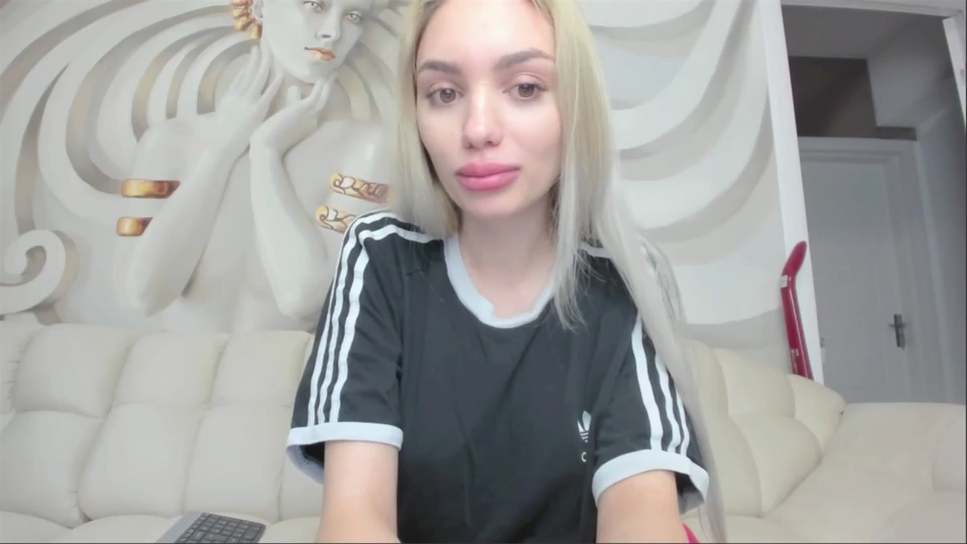 Gallery image thumbnail from HaleySweet18's myfreecams stream on, 04/26/2025, 23:38 image 6 of 20