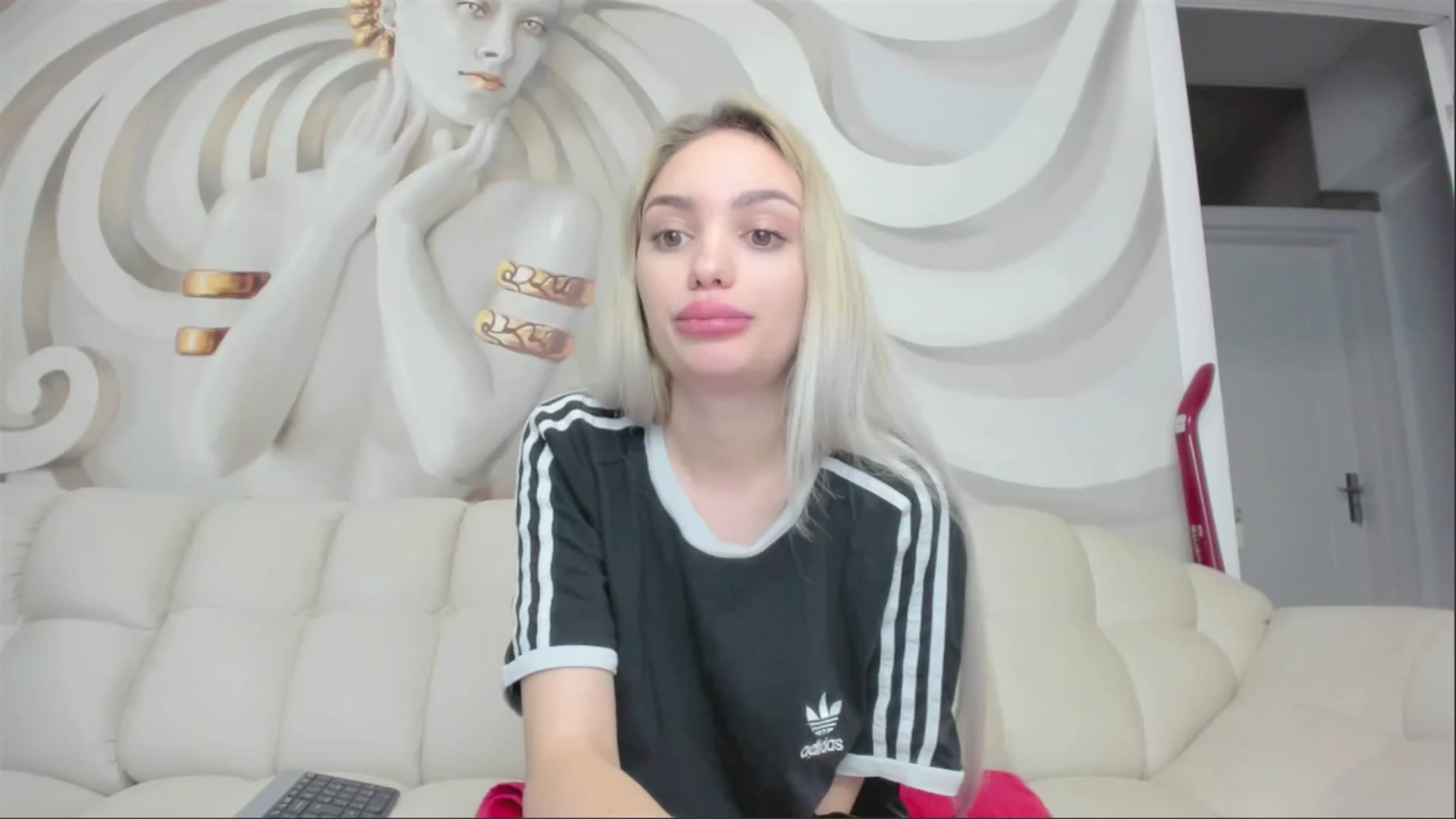 Gallery image thumbnail from HaleySweet18's myfreecams stream on, 04/26/2025, 23:38 image 5 of 20