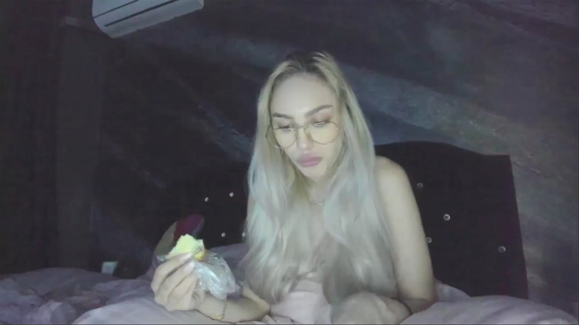 Gallery image thumbnail from HaleySweet18's myfreecams stream on, 04/27/2025, 22:17 image 13 of 20