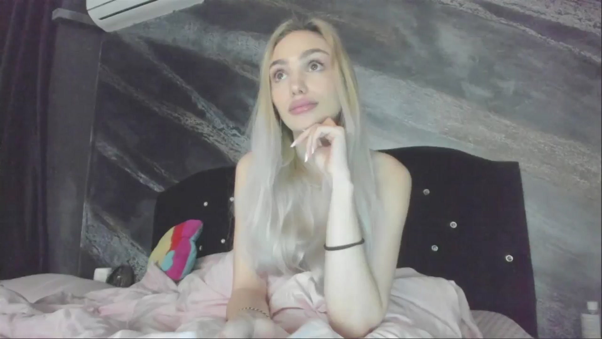 Gallery image thumbnail from HaleySweet18's myfreecams stream on, 04/27/2025, 22:17 image 8 of 20