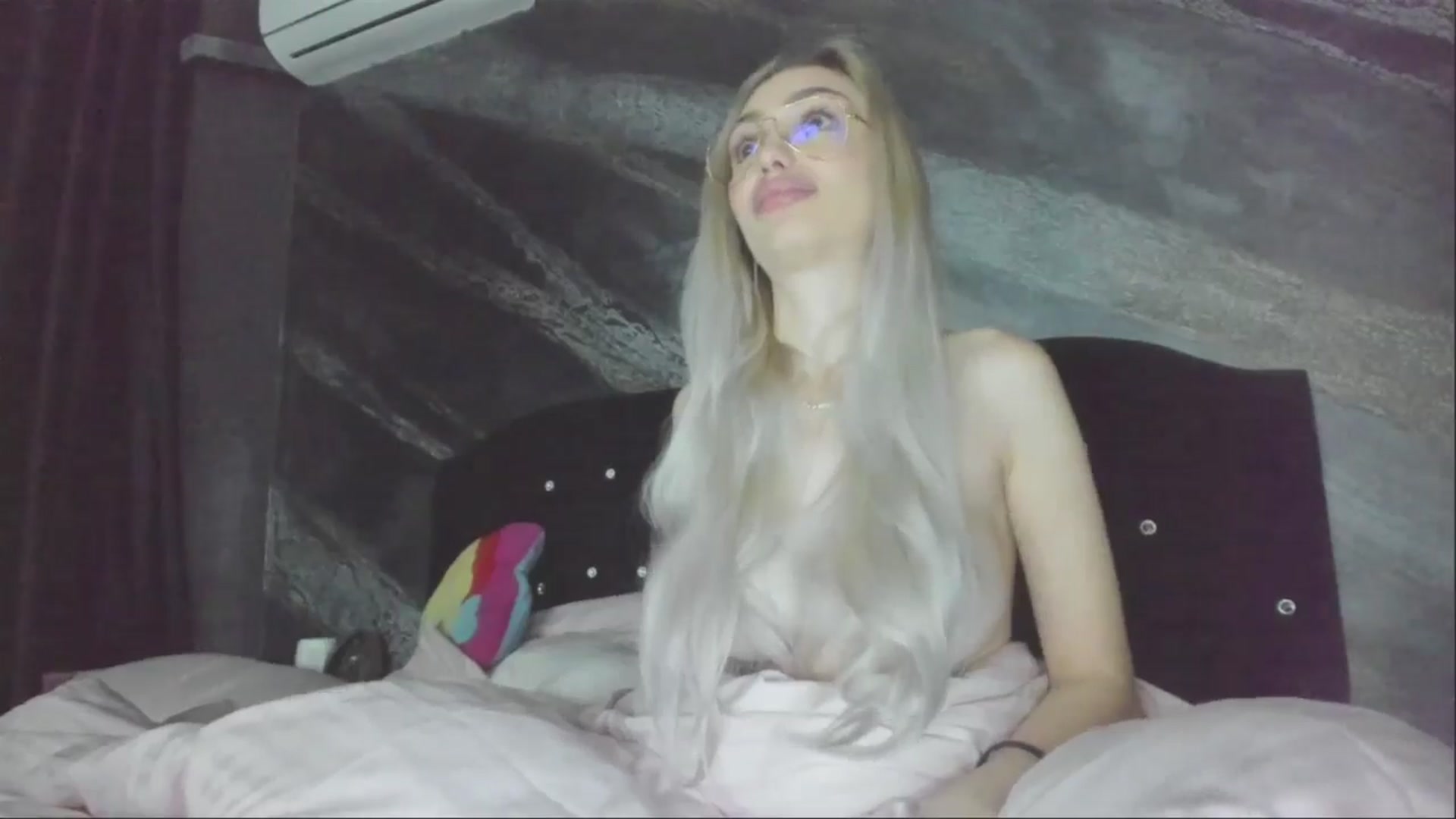 Gallery image thumbnail from HaleySweet18's myfreecams stream on, 04/27/2025, 22:28 image 10 of 20