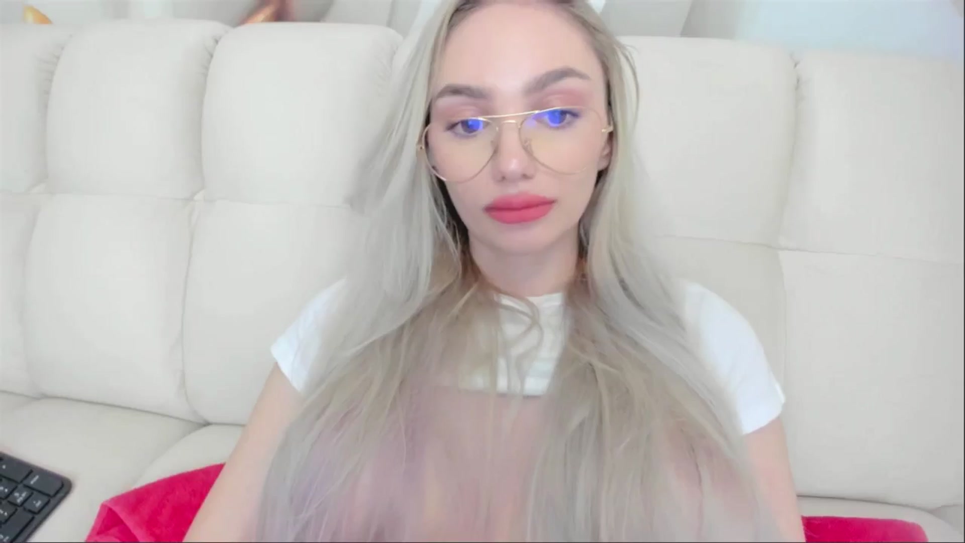 Gallery image thumbnail from HaleySweet18's myfreecams stream on, 04/28/2025, 01:36 image 8 of 20