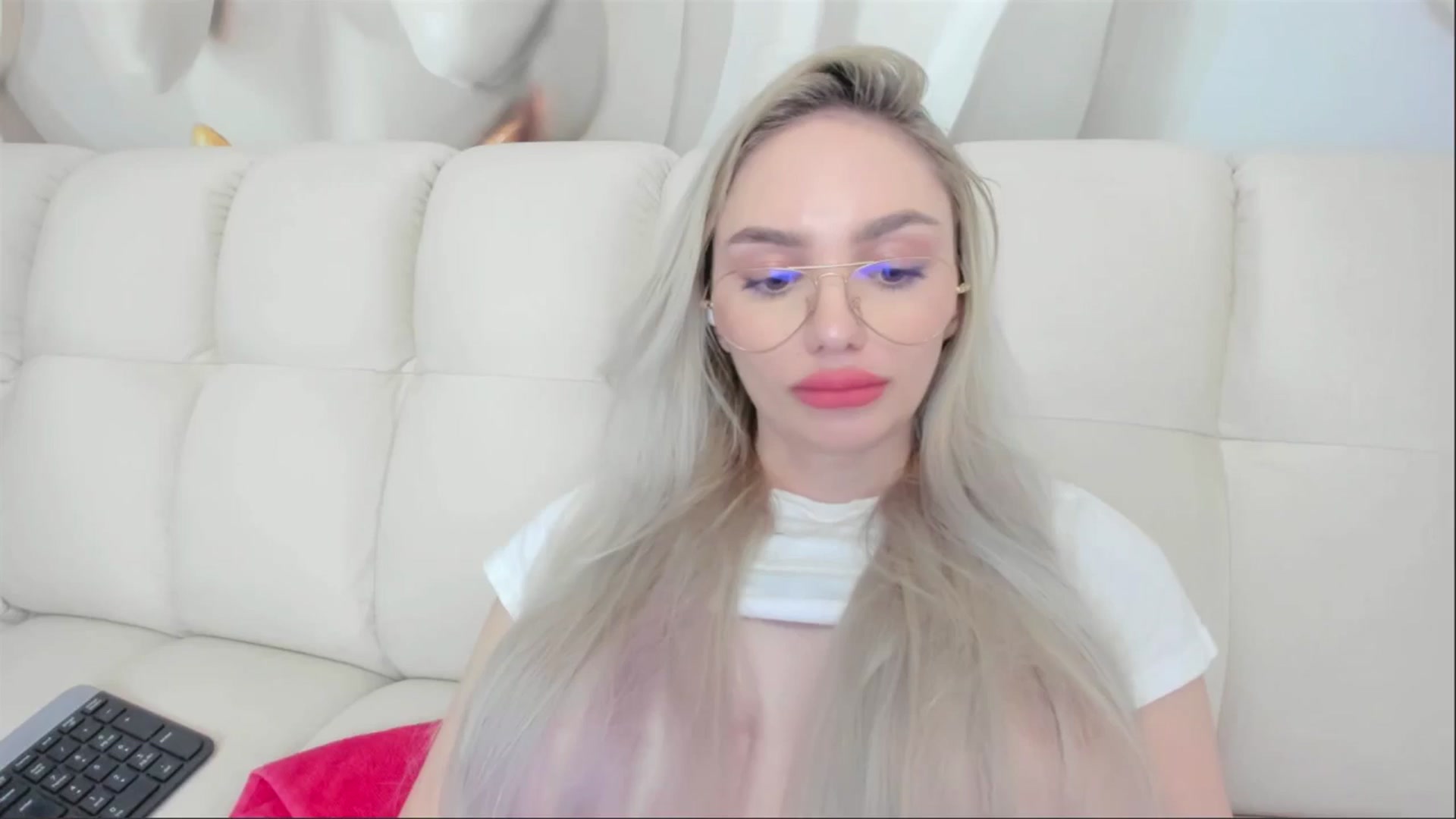 Gallery image thumbnail from HaleySweet18's myfreecams stream on, 04/28/2025, 01:36 image 14 of 20