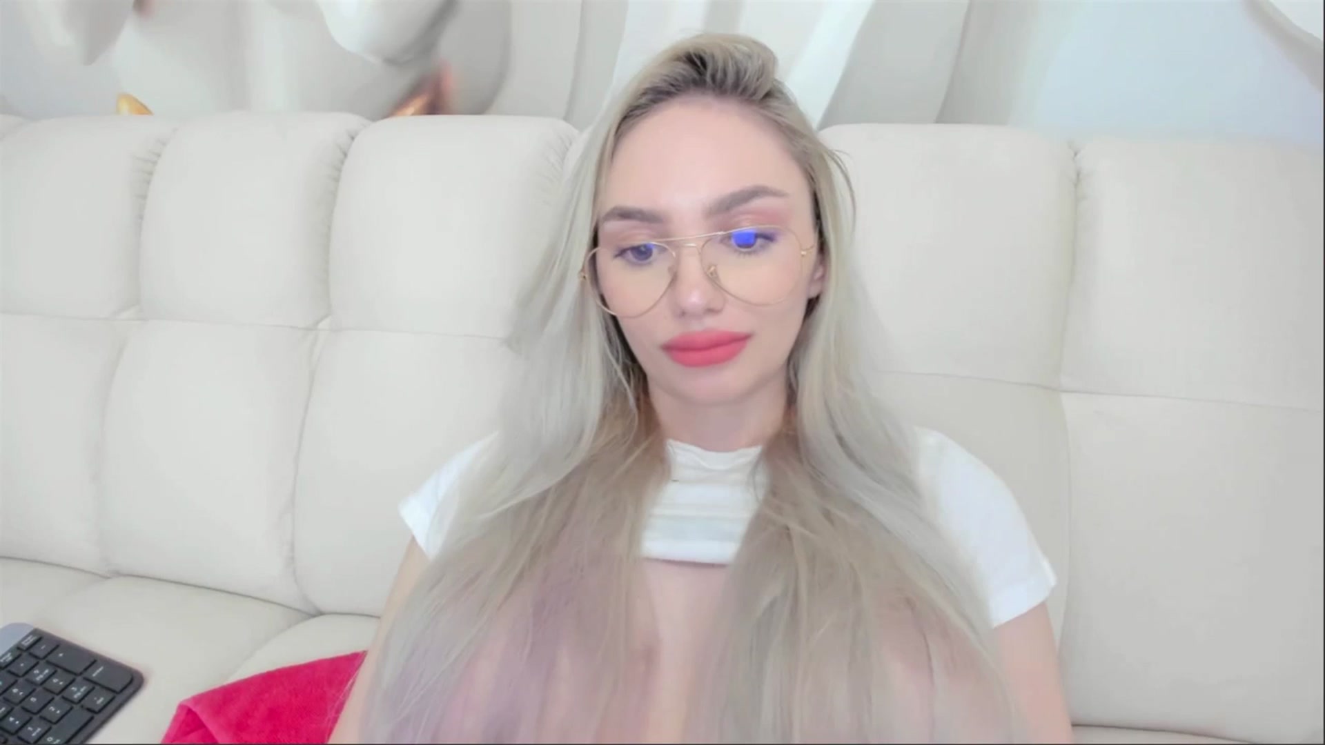 Gallery image thumbnail from HaleySweet18's myfreecams stream on, 04/28/2025, 01:36 image 13 of 20