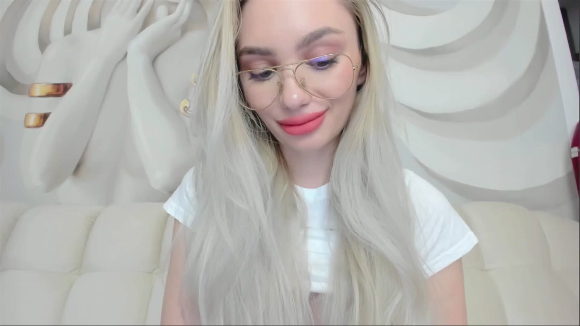 Gallery image thumbnail from HaleySweet18's myfreecams stream on, 04/28/2025, 01:36 image 4 of 20