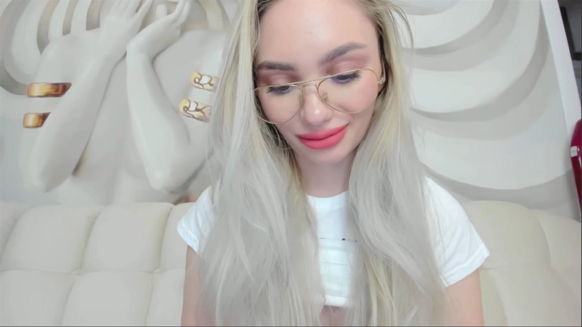 Gallery image thumbnail from HaleySweet18's myfreecams stream on, 04/28/2025, 01:36 image 2 of 20